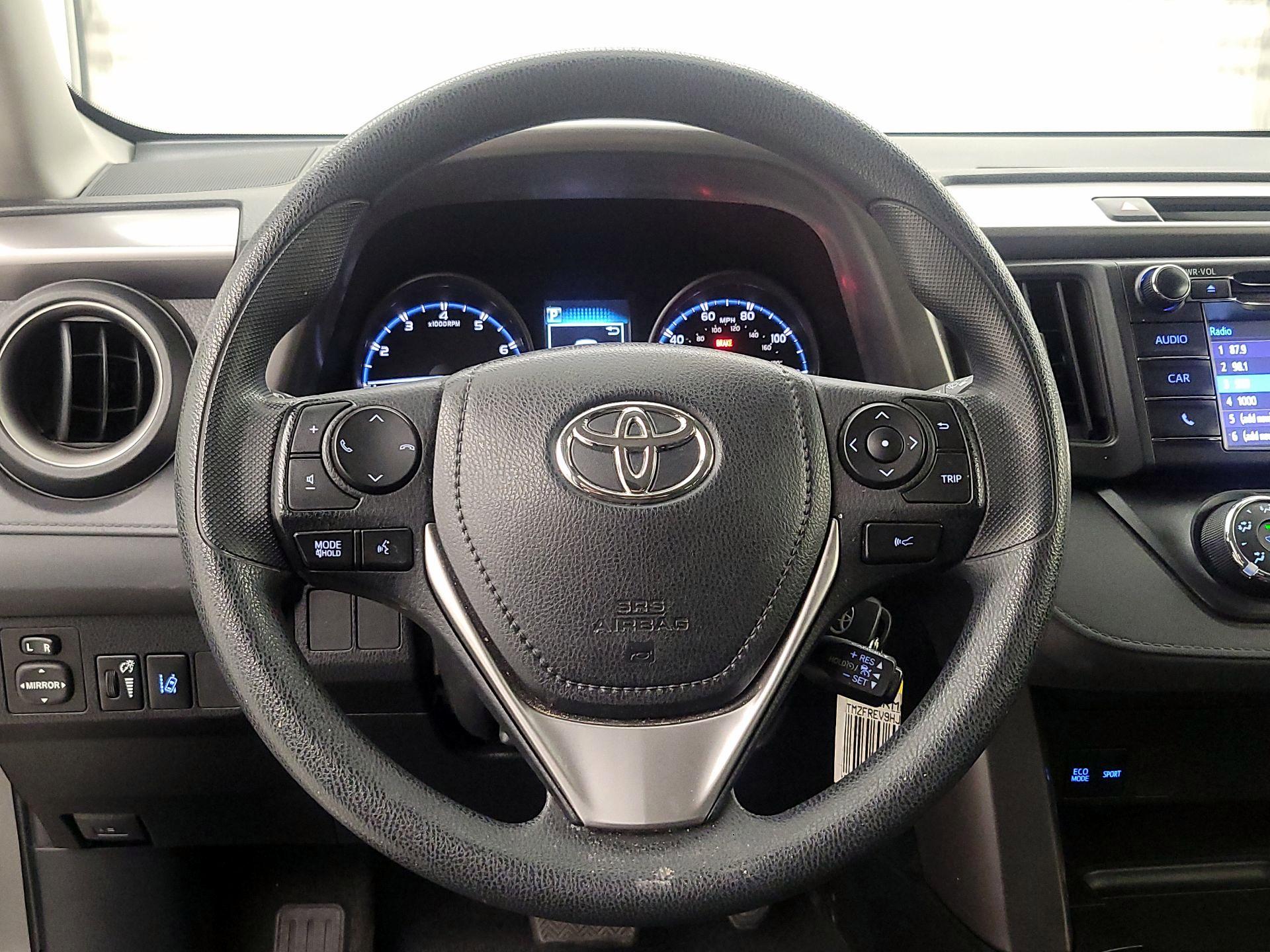 Thumbnail: 2017 Toyota RAV4 - 10