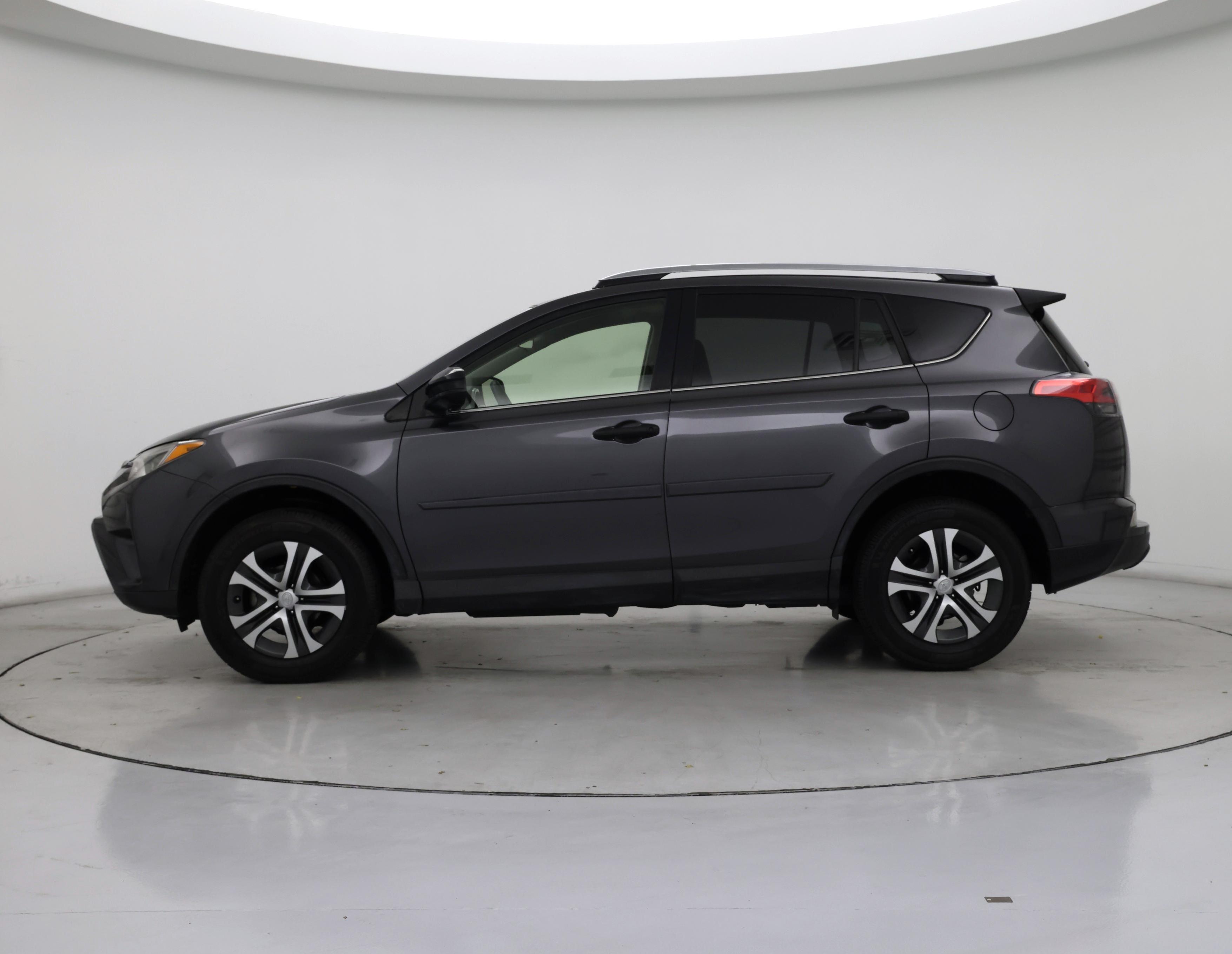 Thumbnail: 2017 Toyota RAV4 - 3