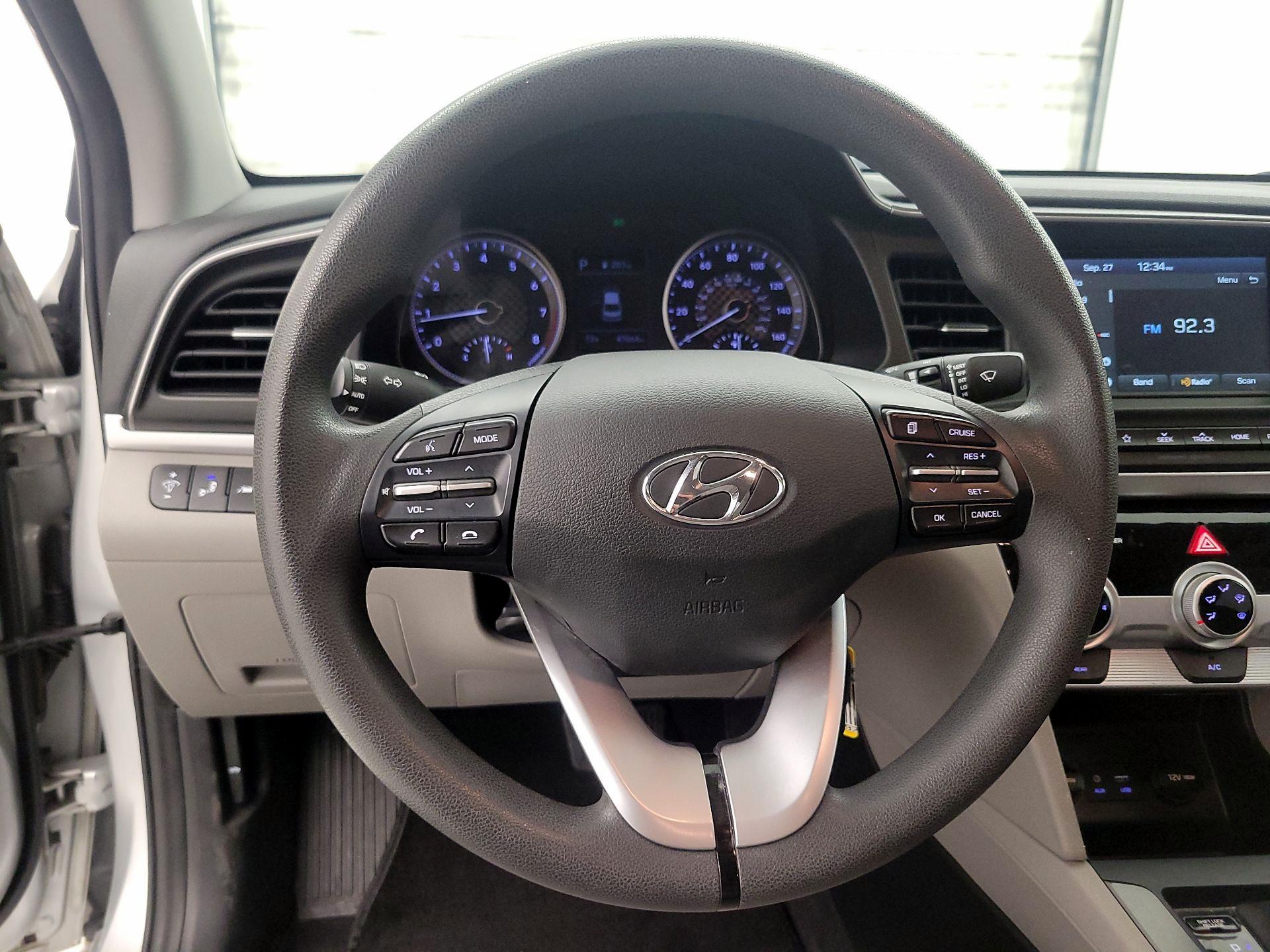 Thumbnail: 2019 Hyundai Elantra - 10