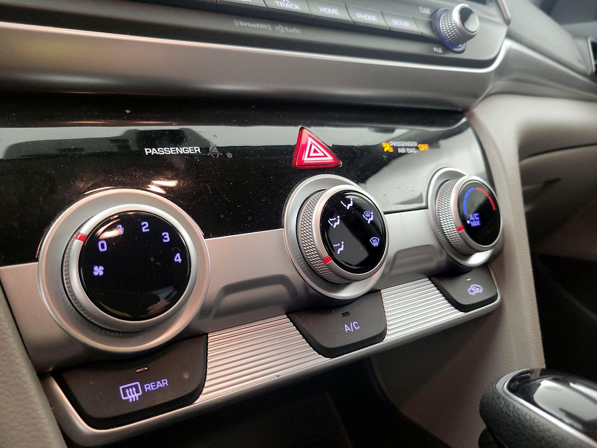 Thumbnail: 2019 Hyundai Elantra - 16