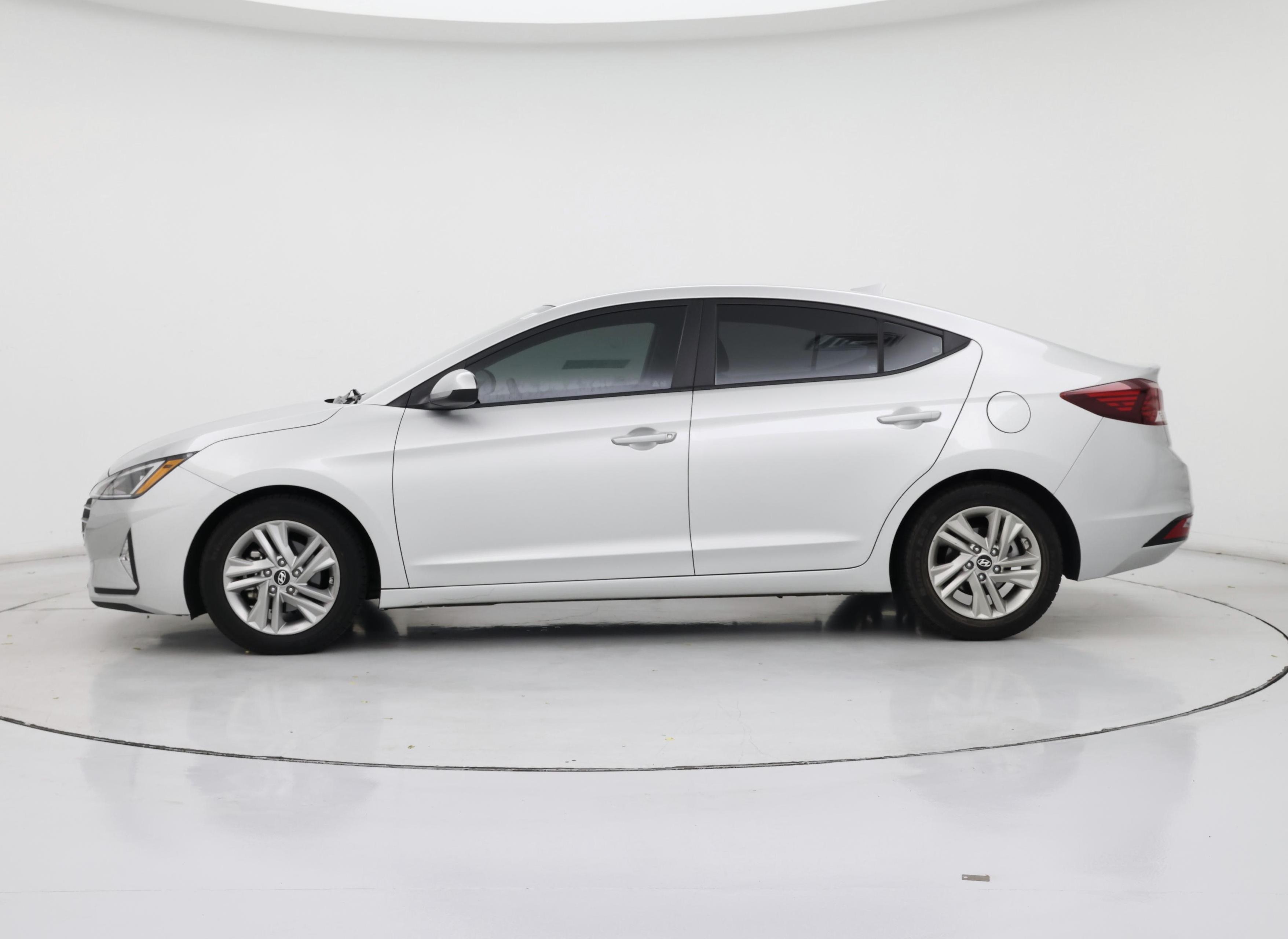 Thumbnail: 2019 Hyundai Elantra - 3
