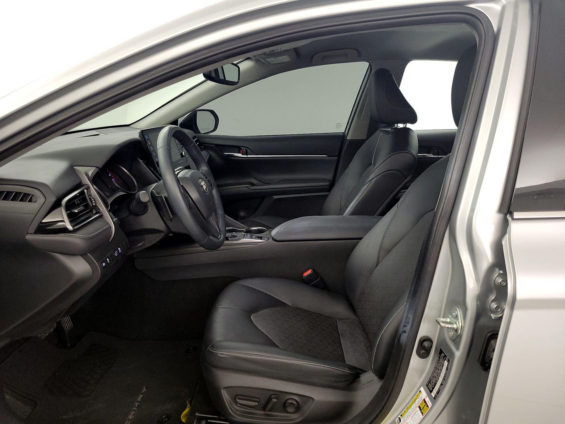 Thumbnail: 2022 Toyota Camry - 11