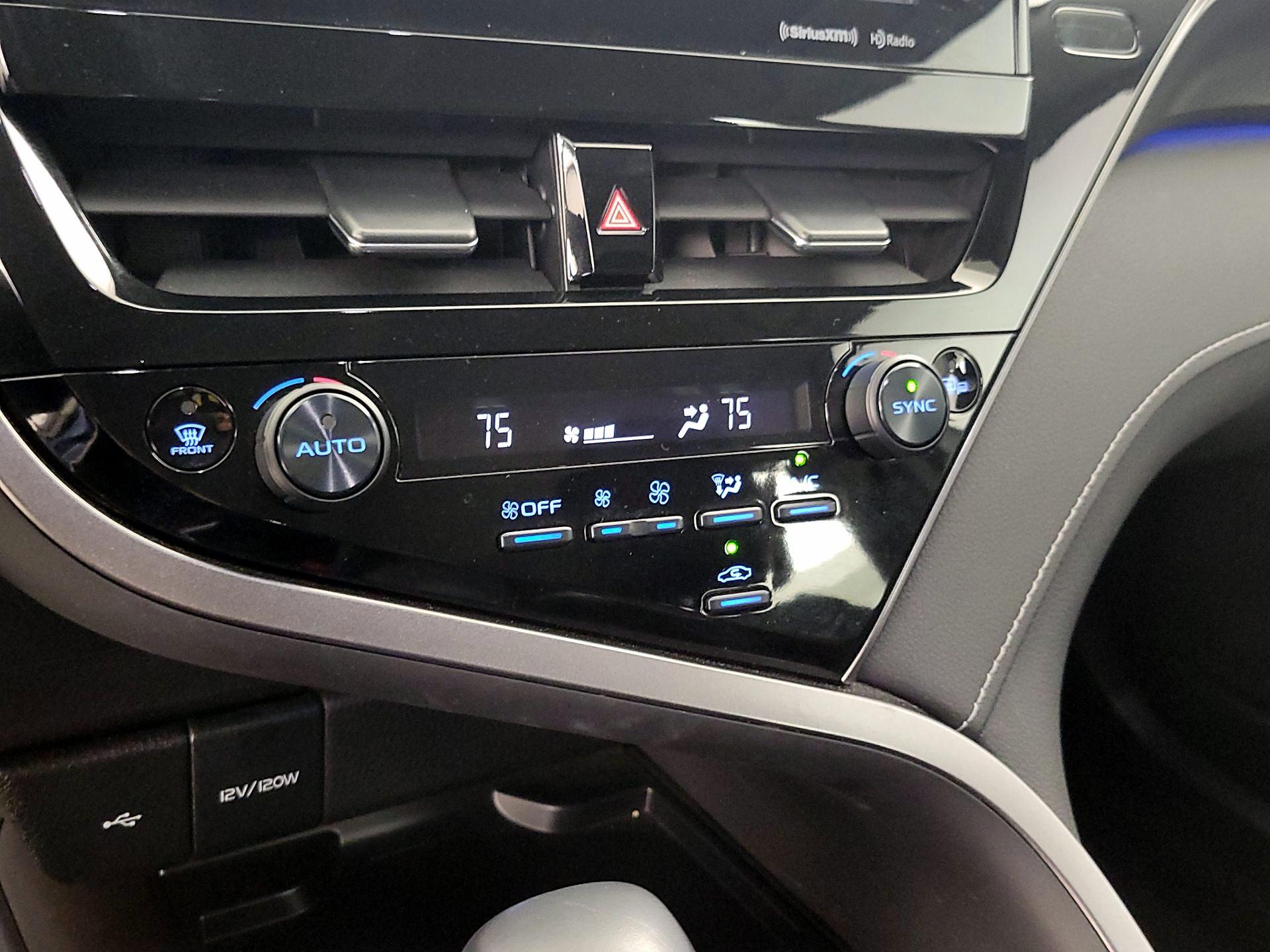 Thumbnail: 2022 Toyota Camry - 16