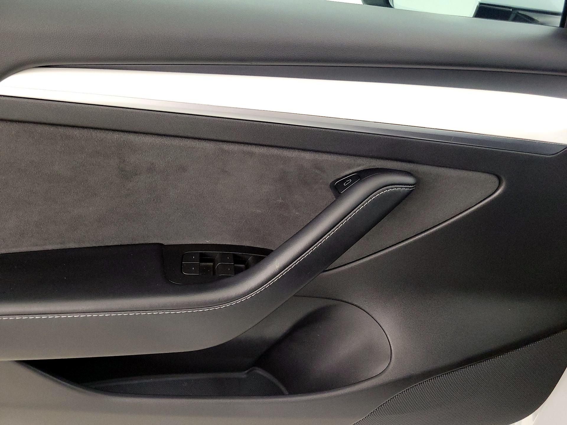 Thumbnail: 2021 Tesla Model 3 - 12