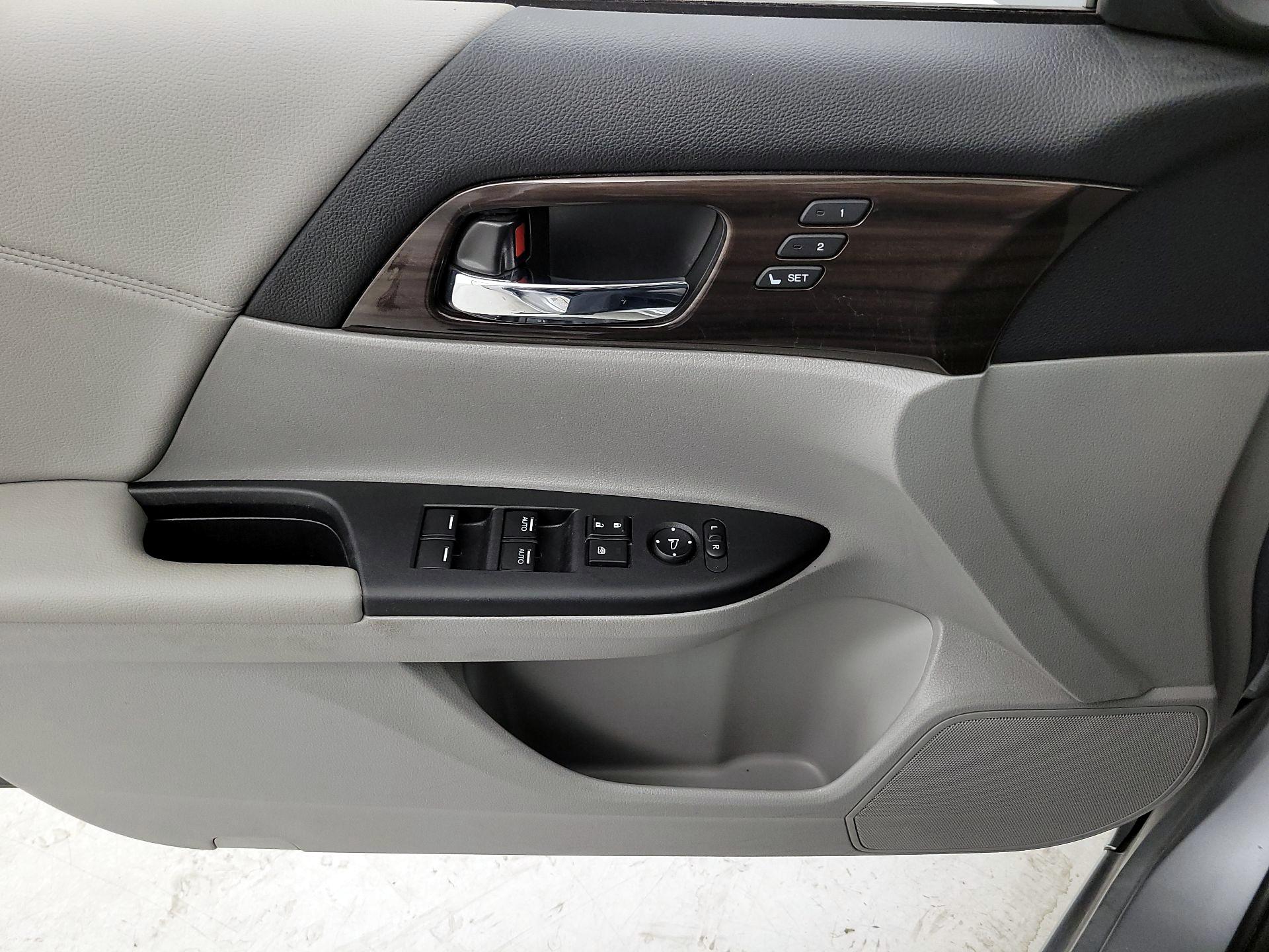 Thumbnail: 2016 Honda Accord - 12