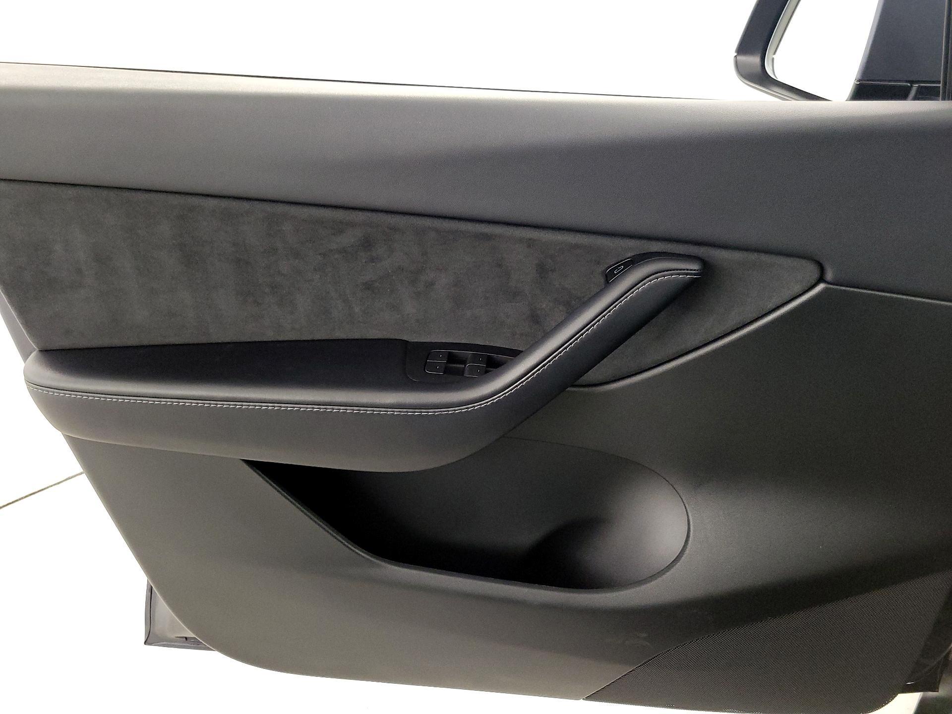 Thumbnail: 2022 Tesla Model Y - 12