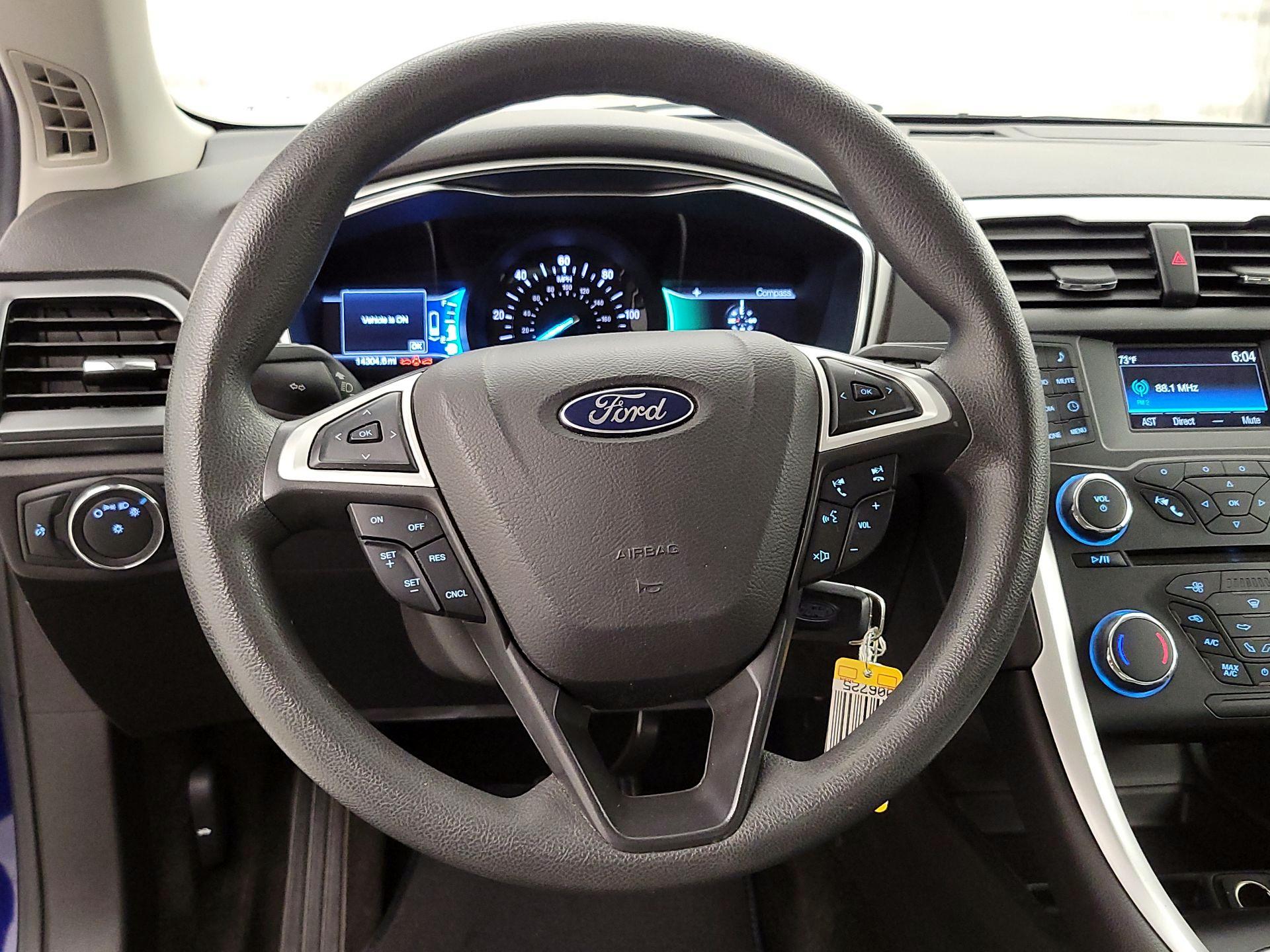 Thumbnail: 2015 Ford Fusion - 10