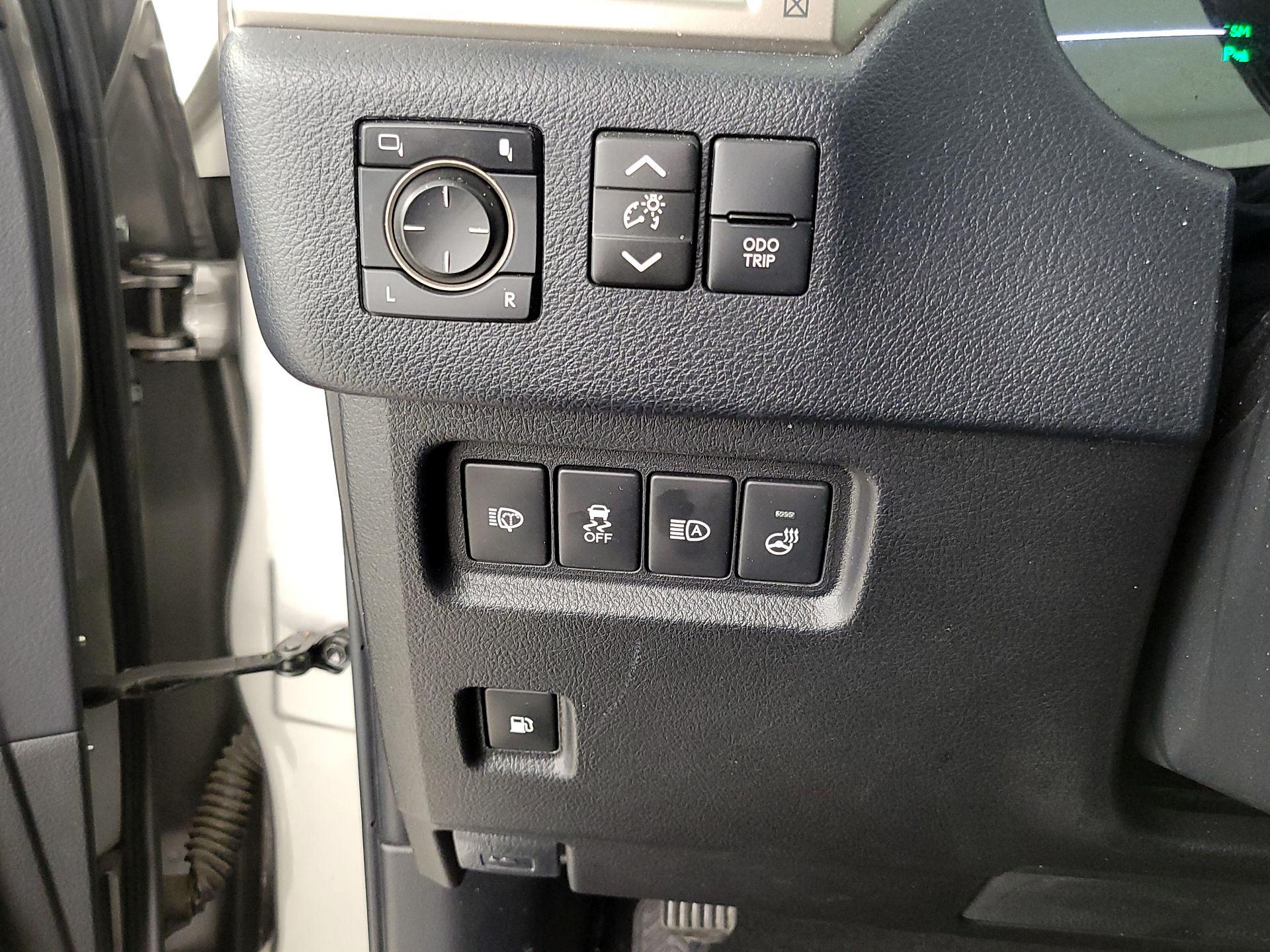 Thumbnail: 2021 Lexus GX - 13