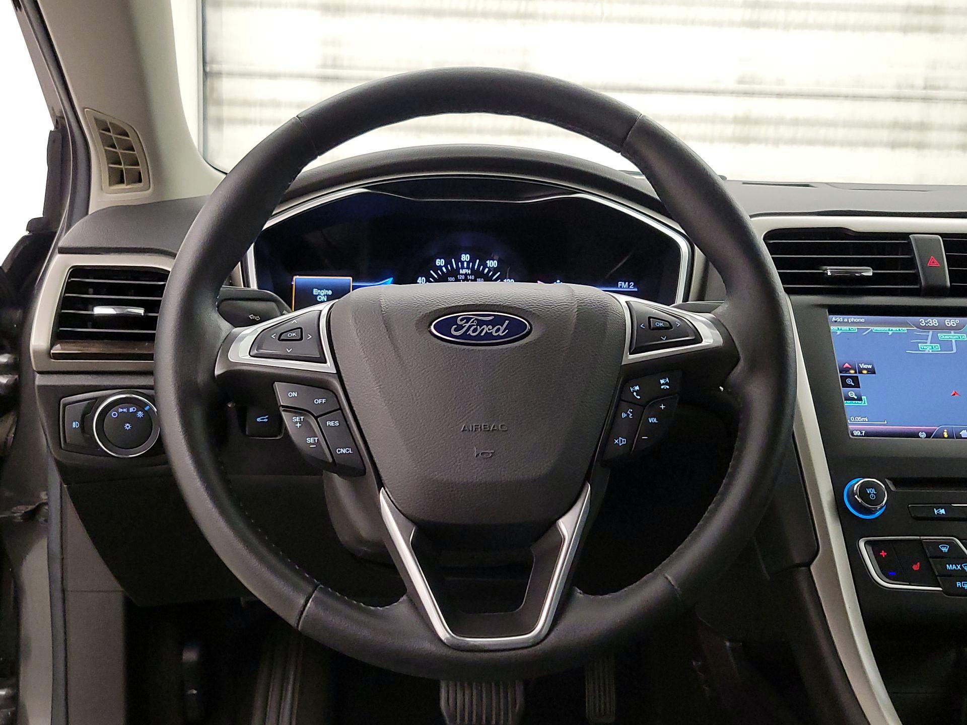 Thumbnail: 2016 Ford Fusion - 10