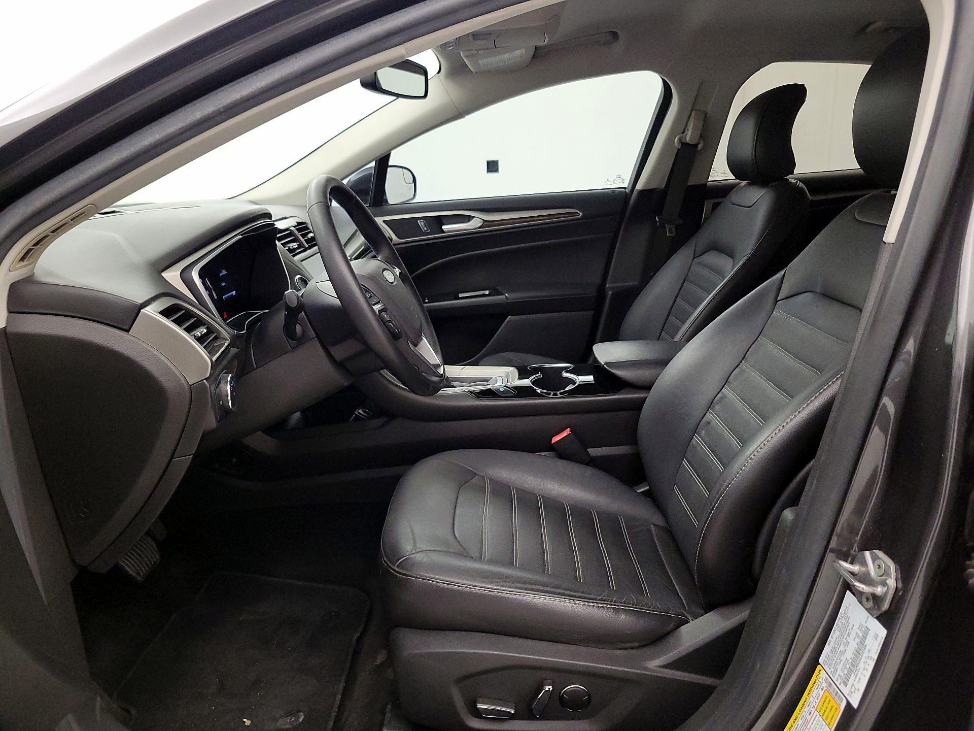 Thumbnail: 2016 Ford Fusion - 11