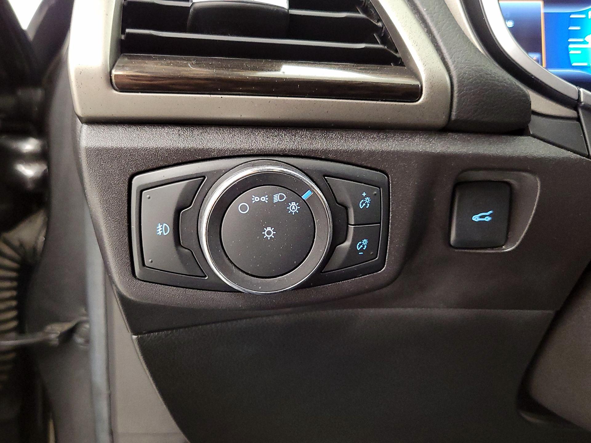 Thumbnail: 2016 Ford Fusion - 13