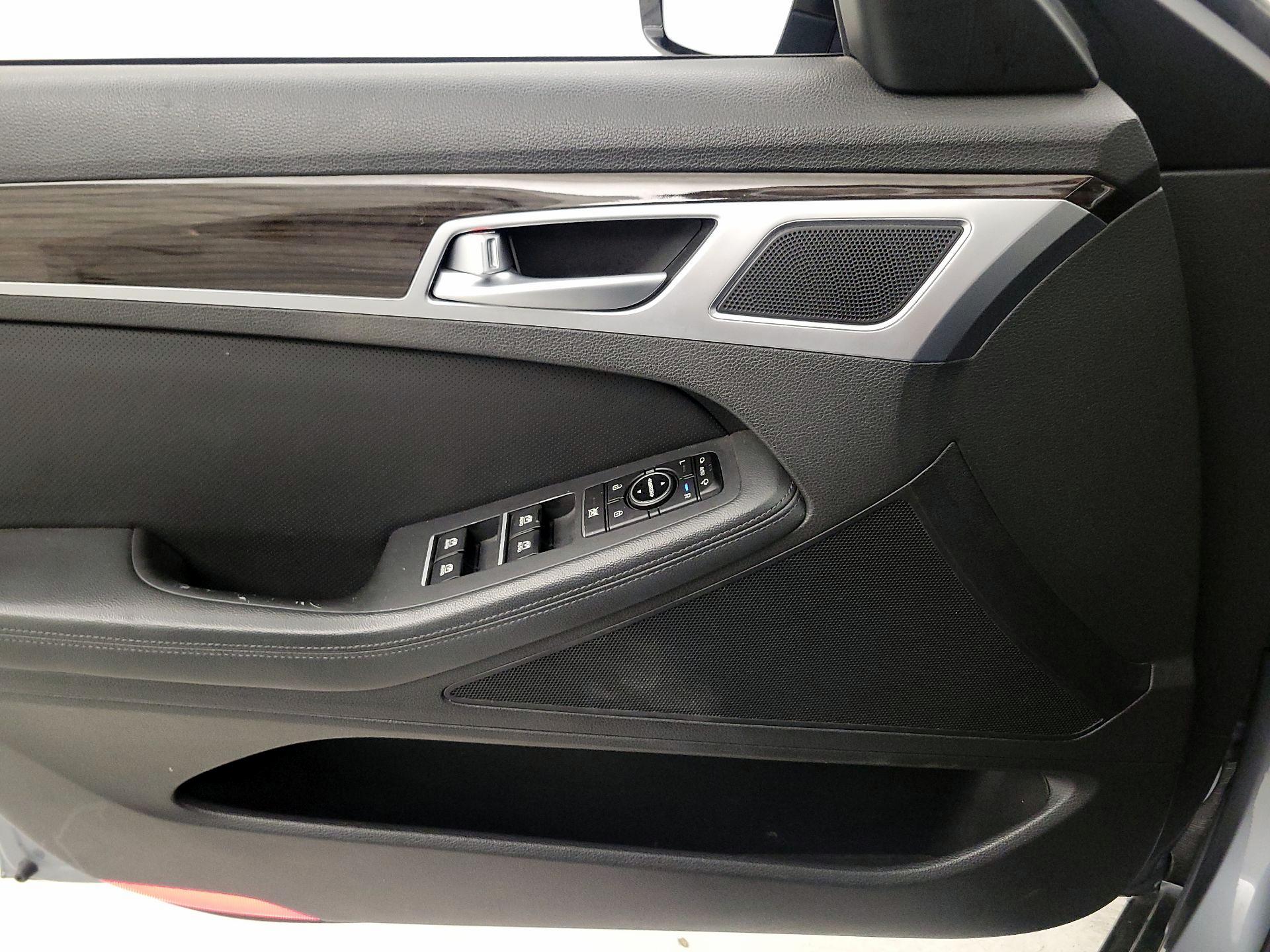 Thumbnail: 2016 Hyundai Genesis - 12