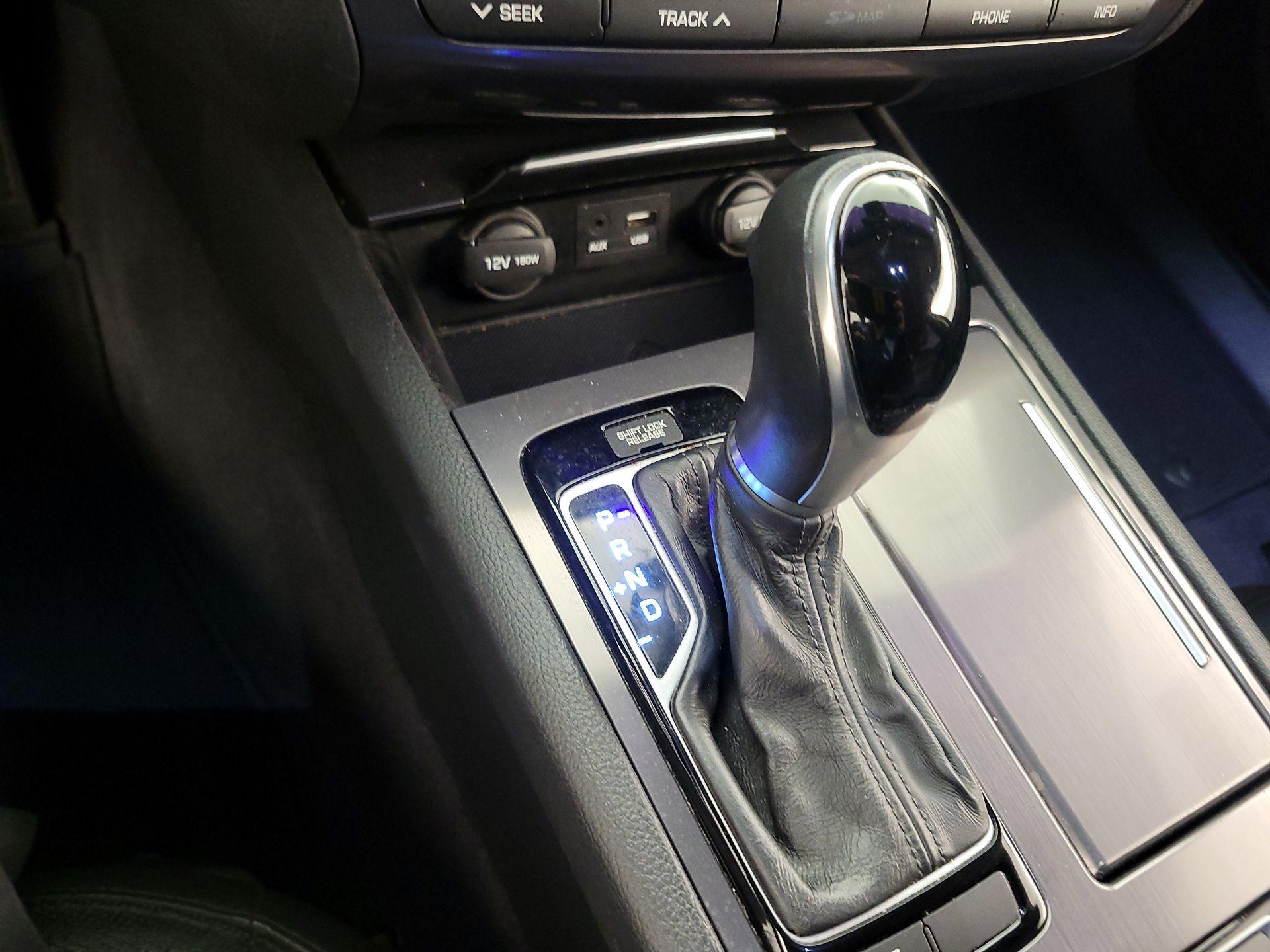Thumbnail: 2016 Hyundai Genesis - 18