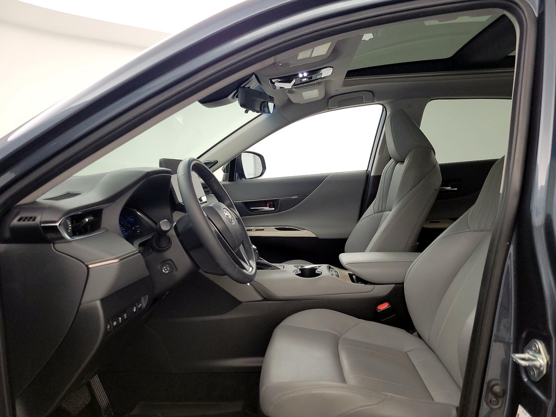 Thumbnail: 2023 Toyota Venza - 11