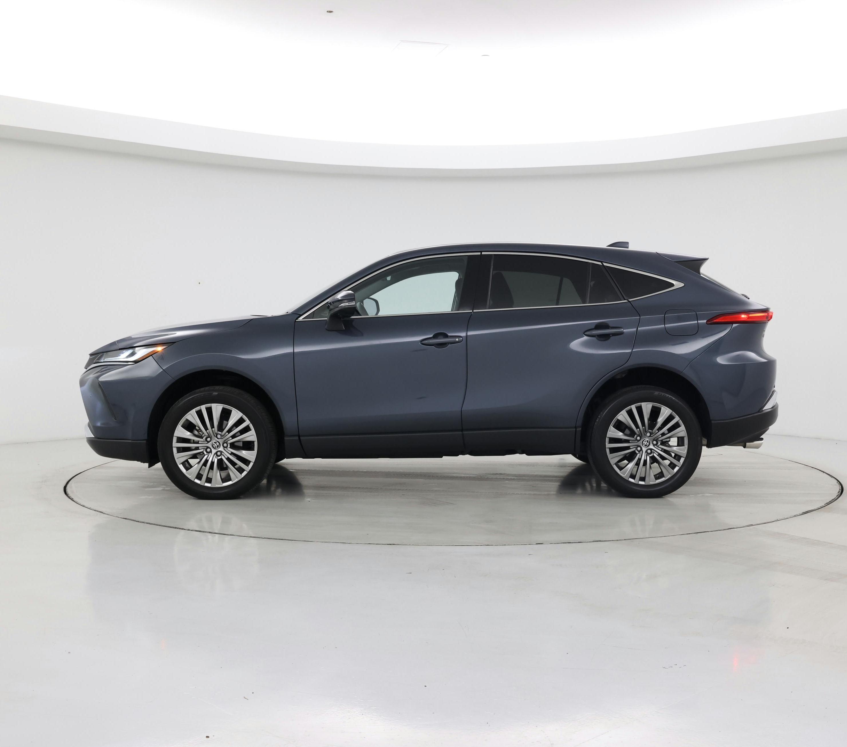 Thumbnail: 2023 Toyota Venza - 3