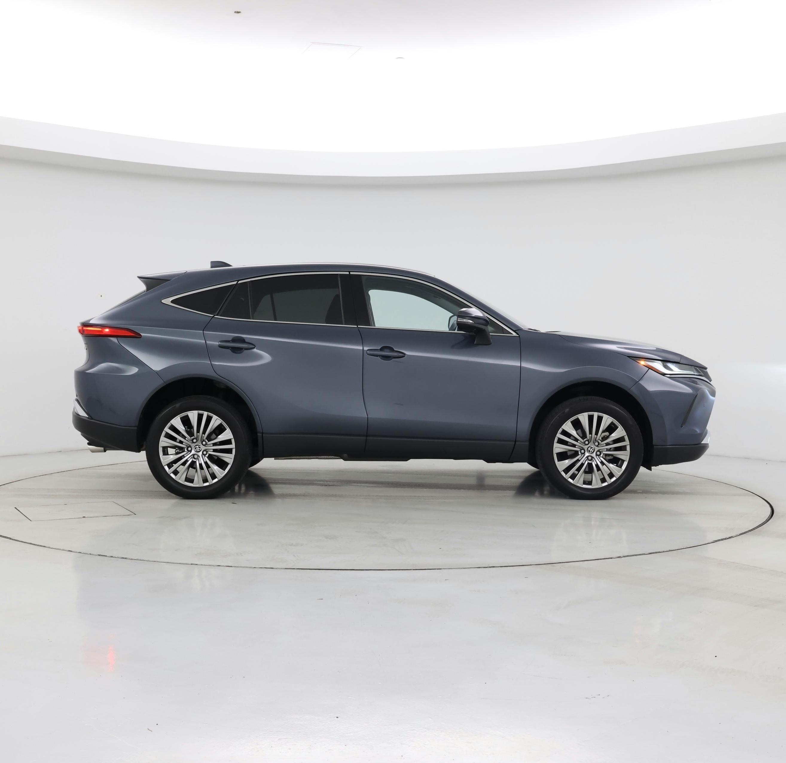 Thumbnail: 2023 Toyota Venza - 7