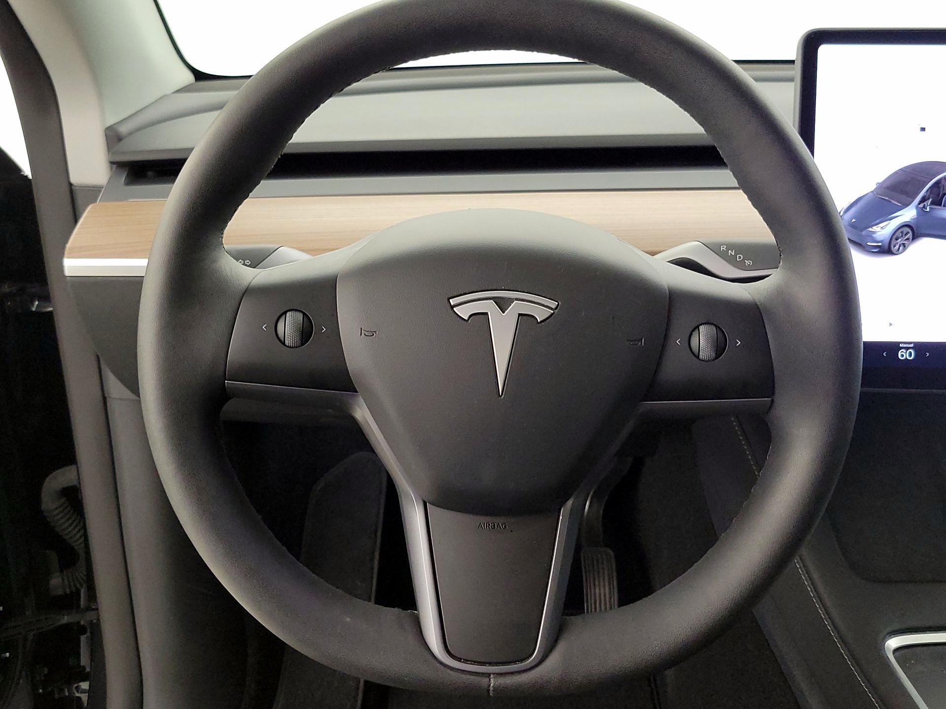 Thumbnail: 2025 Tesla Model Y - 10