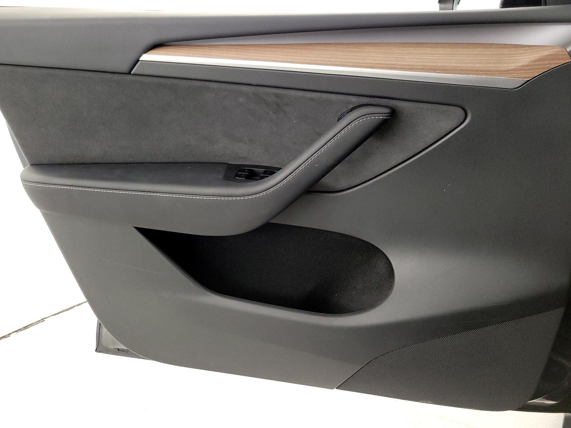 Thumbnail: 2025 Tesla Model Y - 12