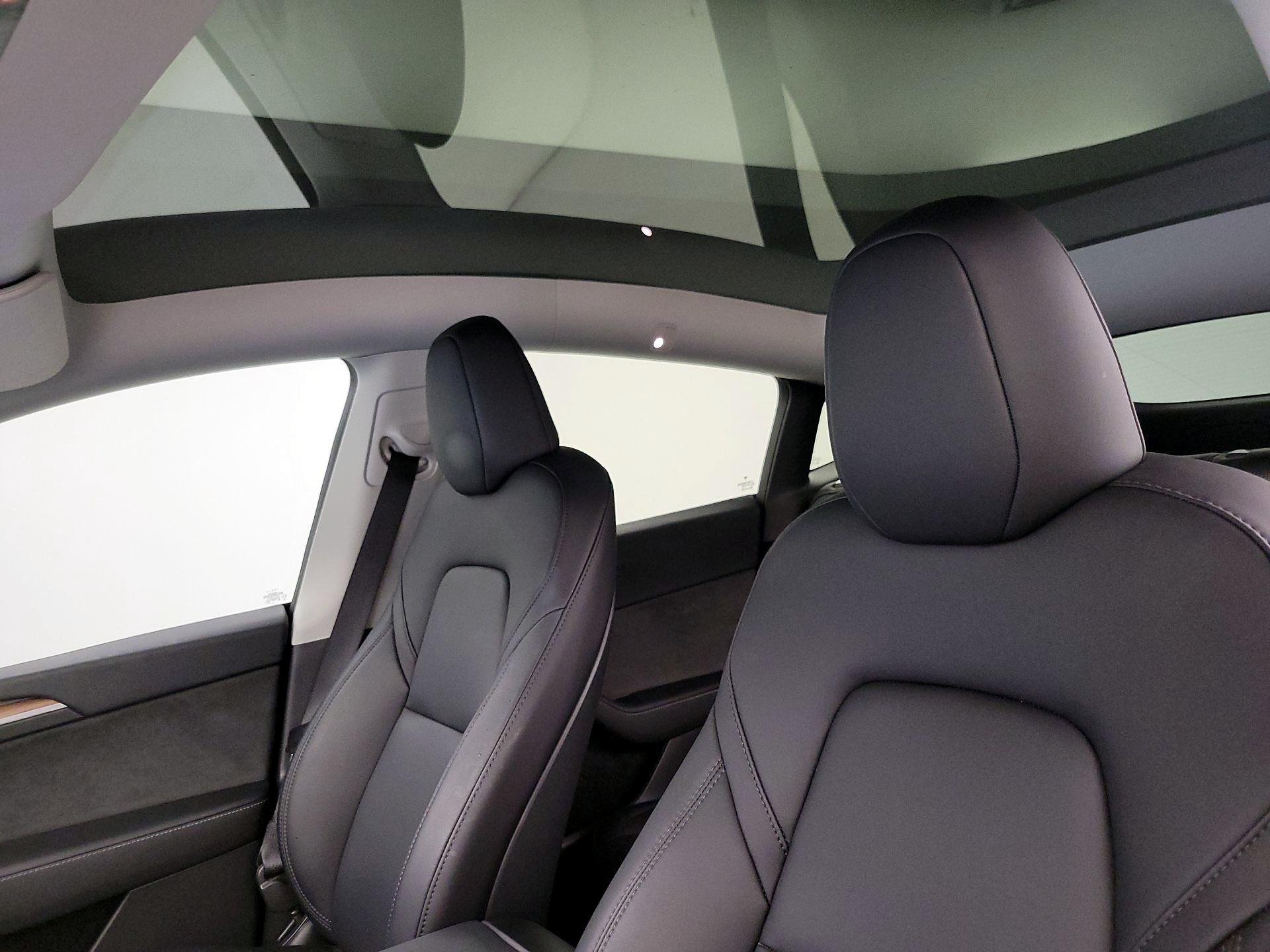 Thumbnail: 2025 Tesla Model Y - 19