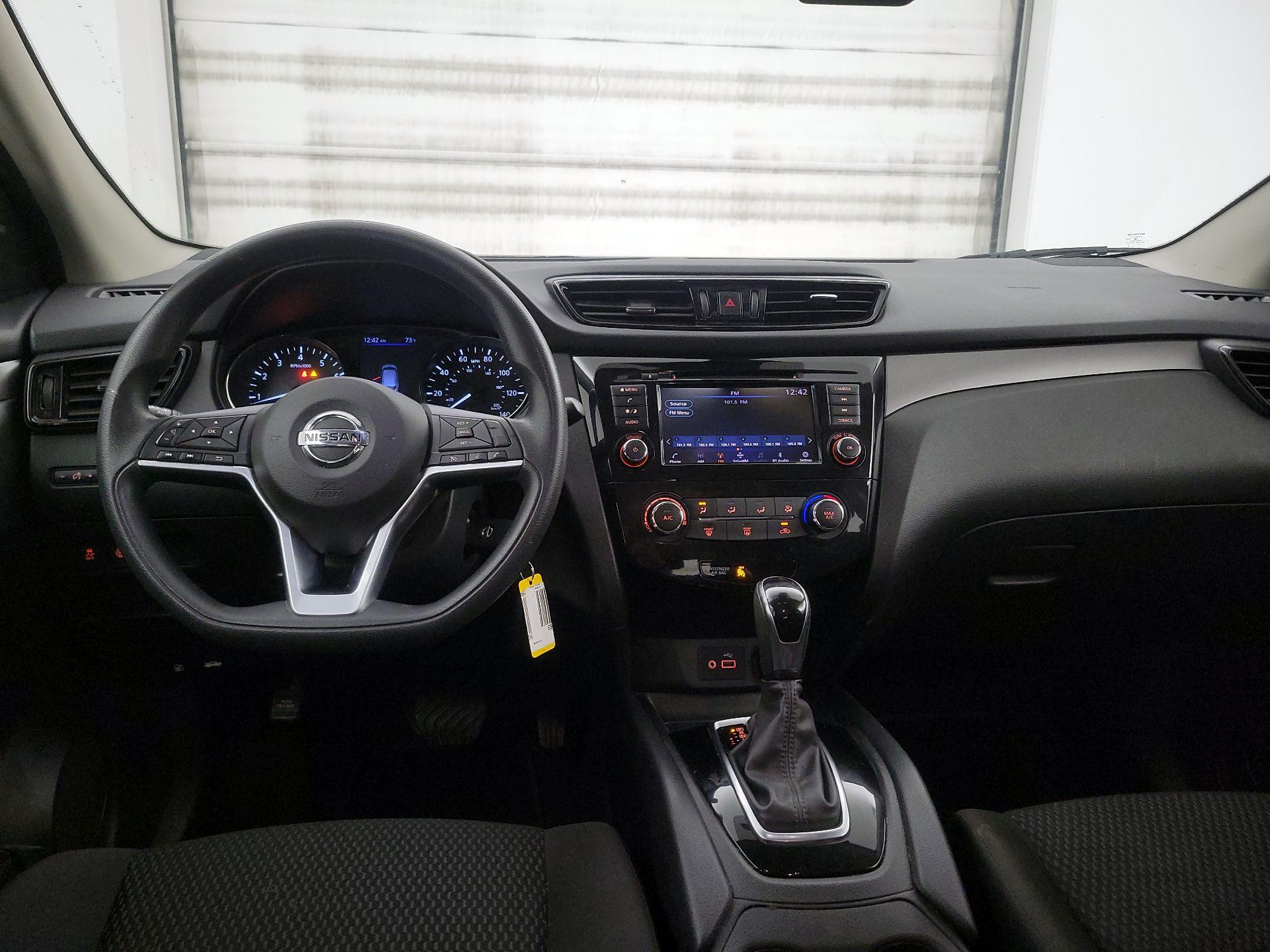 Thumbnail: 2021 Nissan Rogue Sport - 9