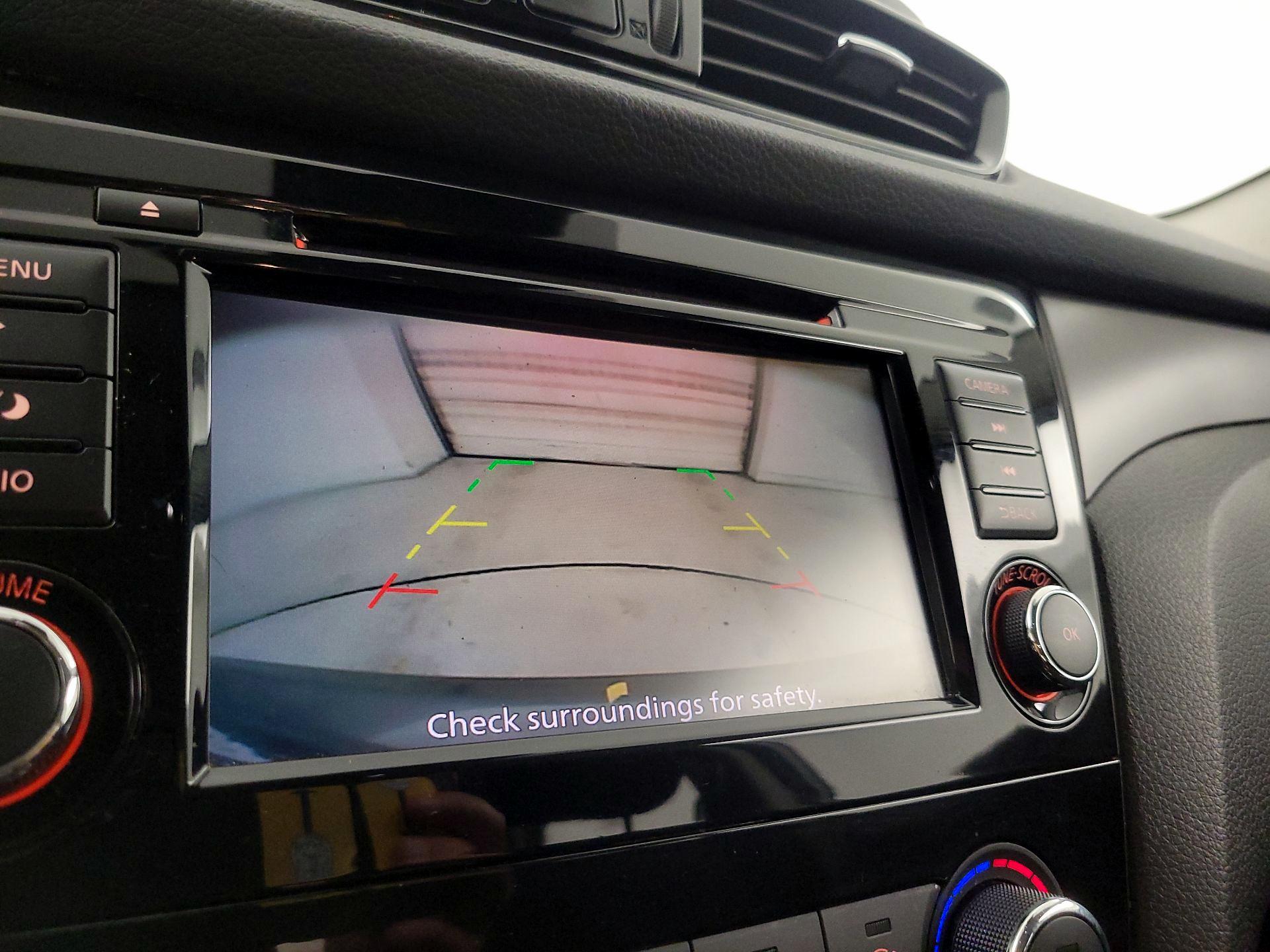 Thumbnail: 2021 Nissan Rogue Sport - 14