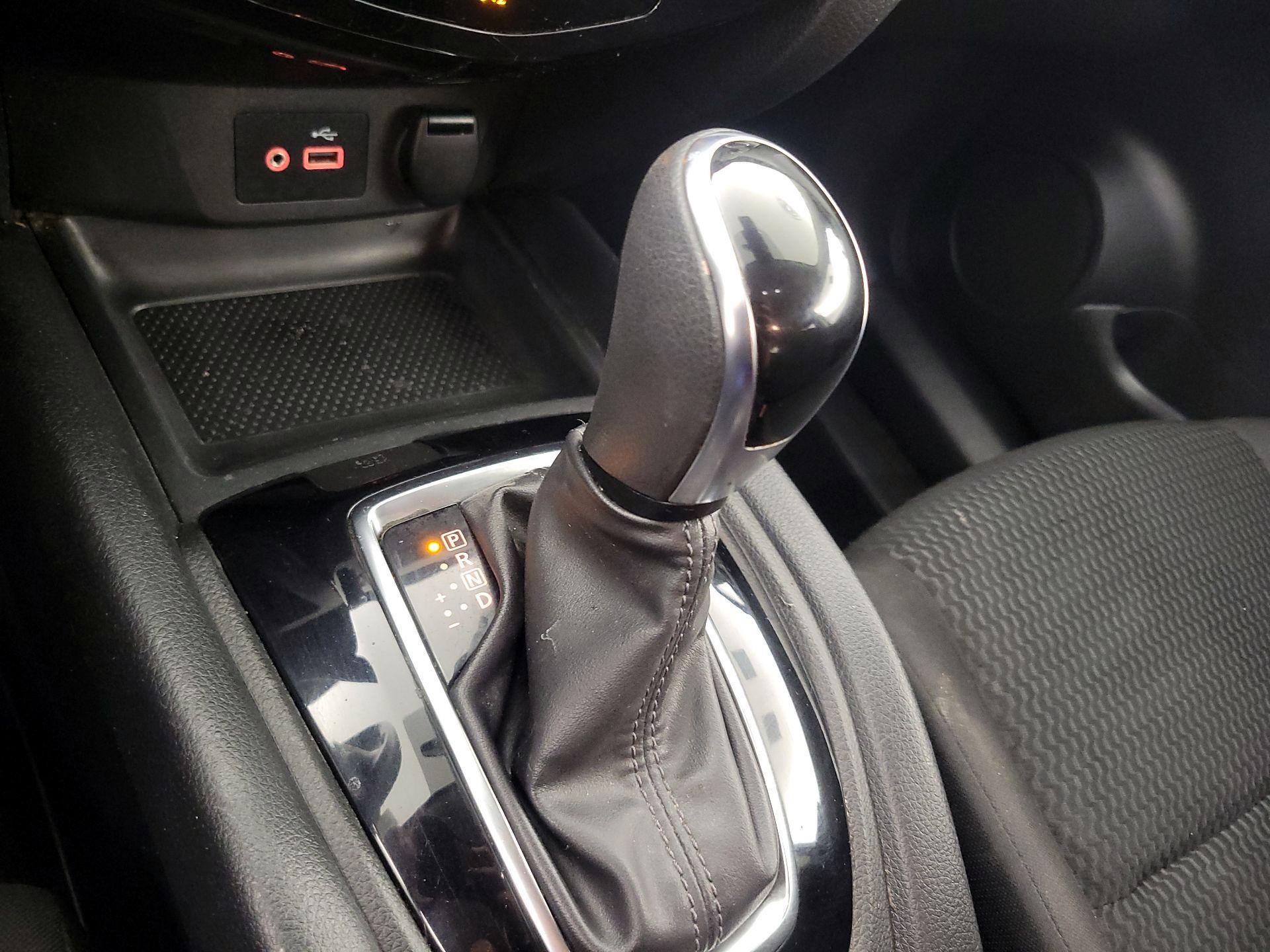 Thumbnail: 2021 Nissan Rogue Sport - 17