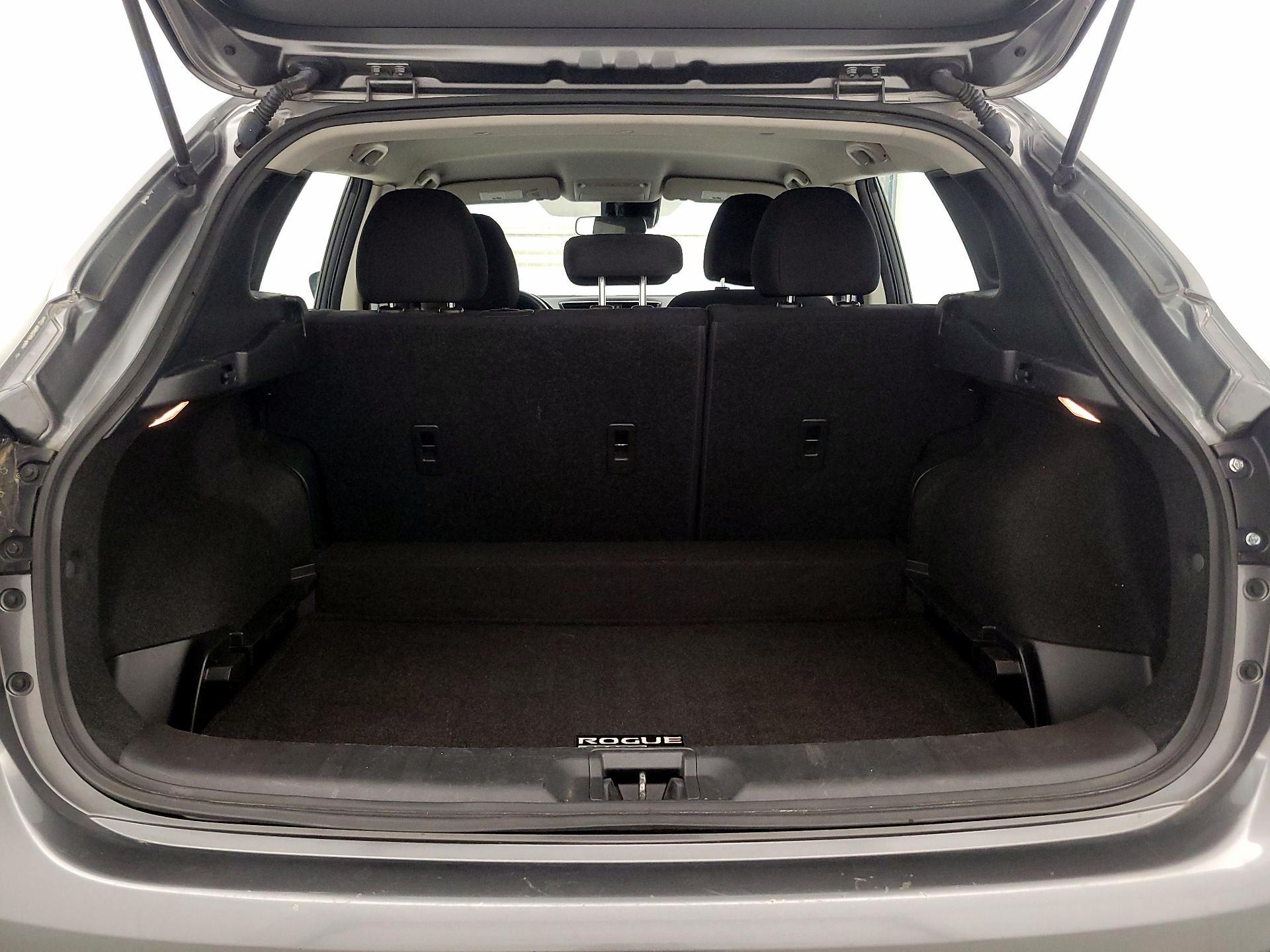 Thumbnail: 2021 Nissan Rogue Sport - 20