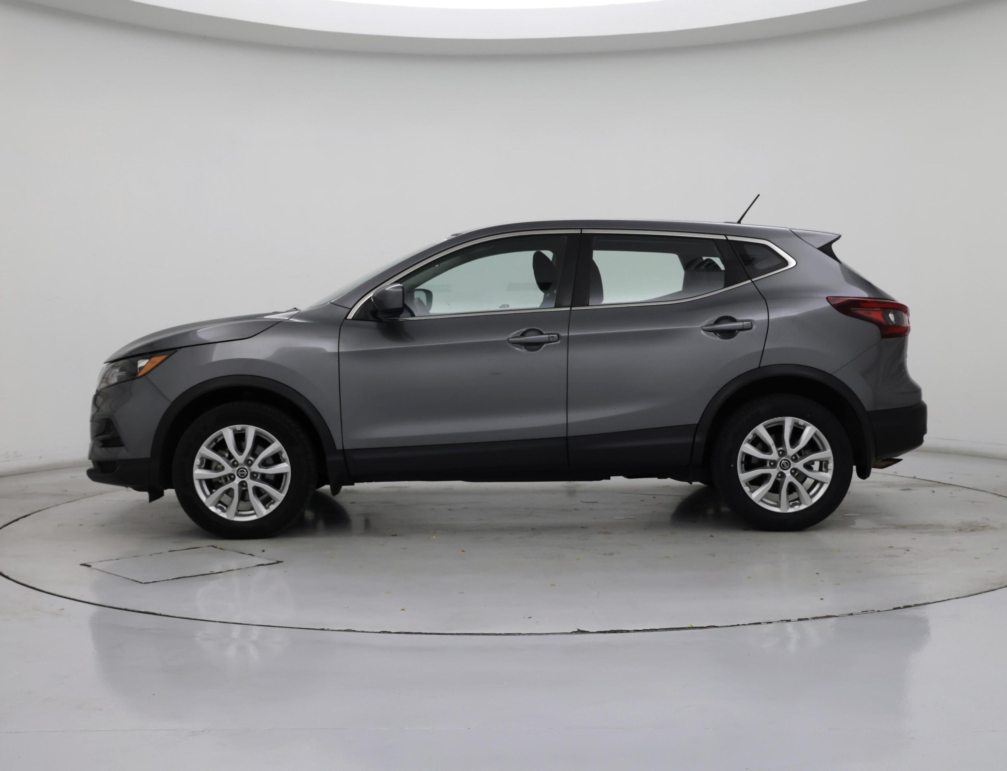 Thumbnail: 2021 Nissan Rogue Sport - 3