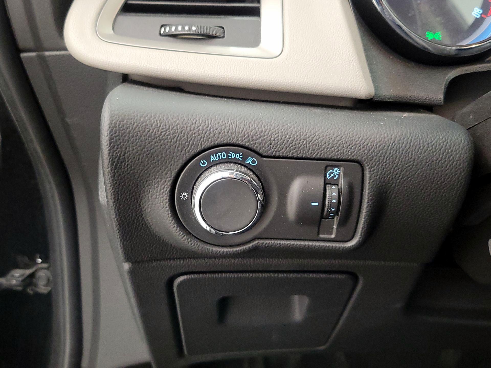 Thumbnail: 2016 Buick Verano - 13