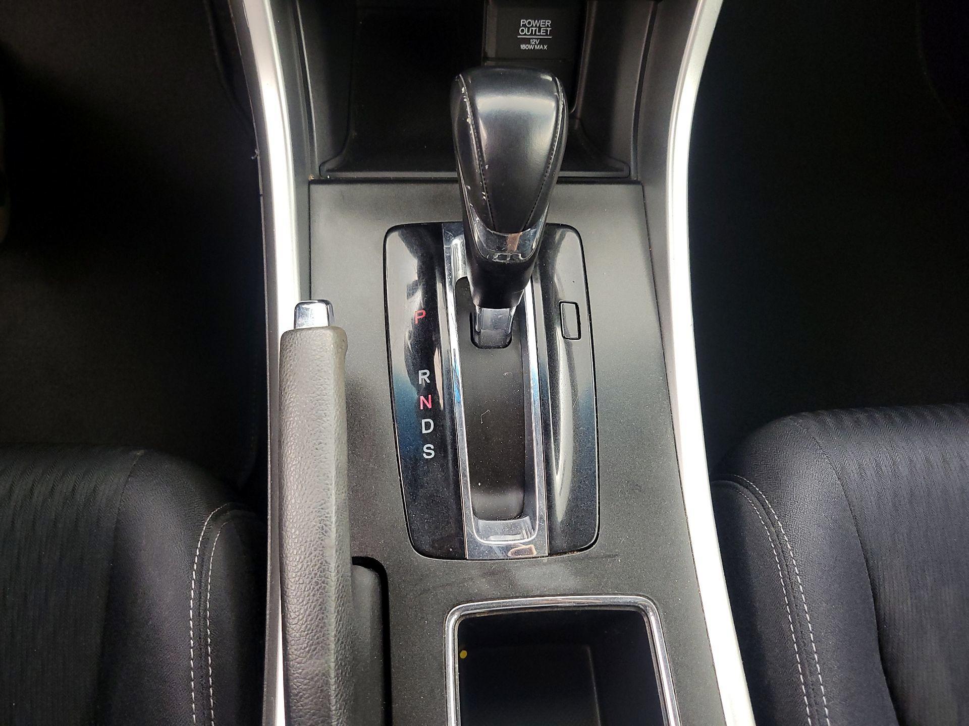 Thumbnail: 2015 Honda Accord - 17