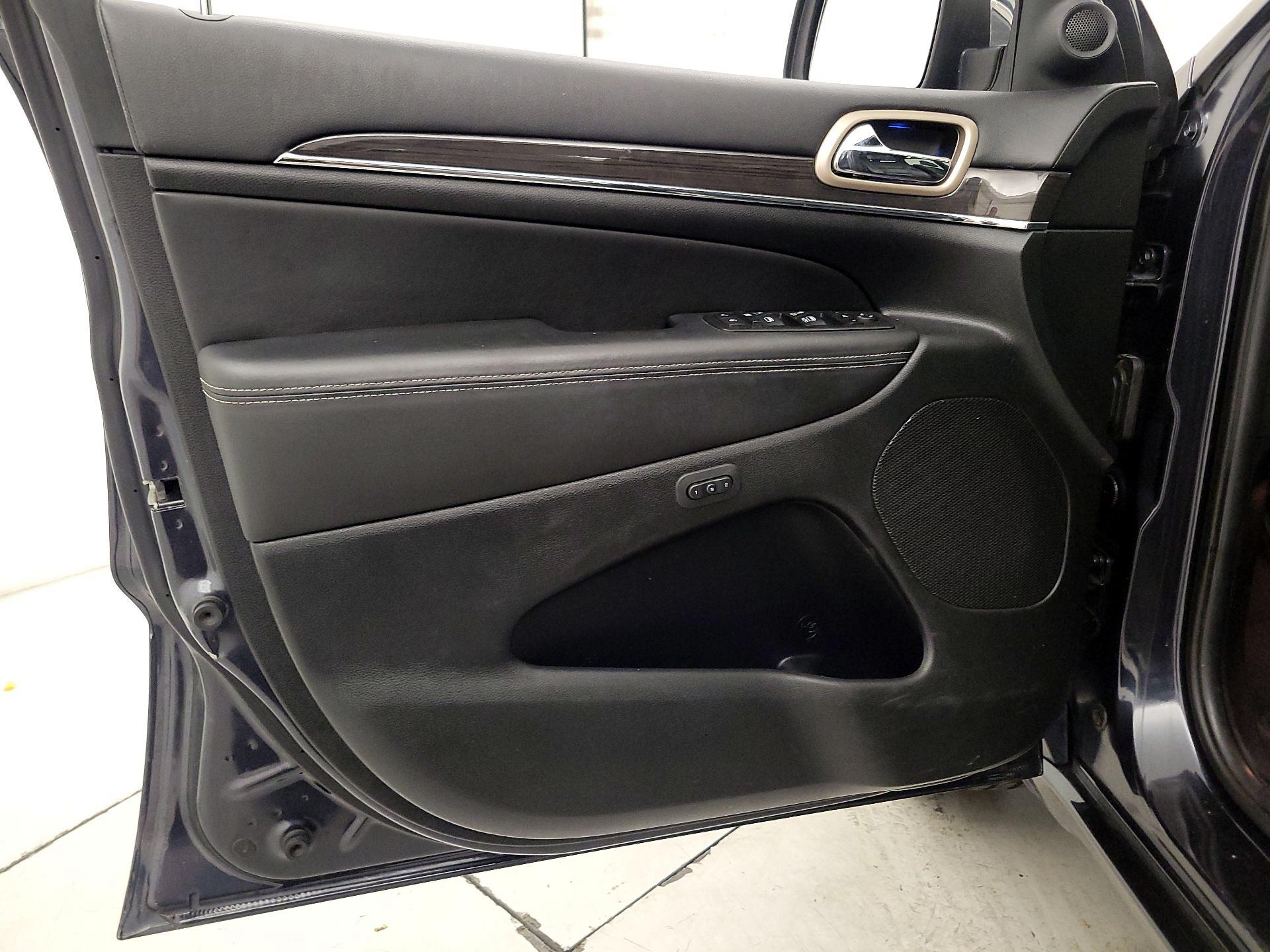 Thumbnail: 2014 Jeep Grand Cherokee - 12