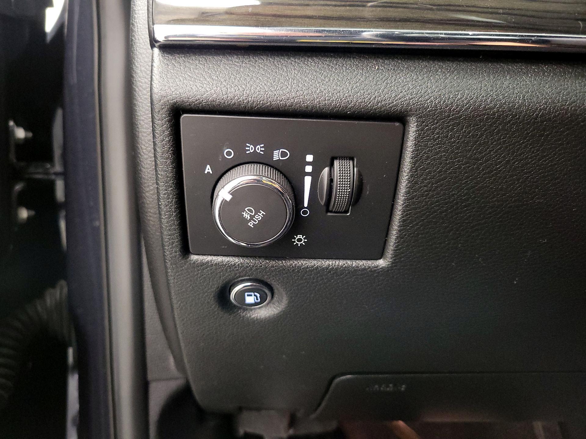 Thumbnail: 2014 Jeep Grand Cherokee - 13
