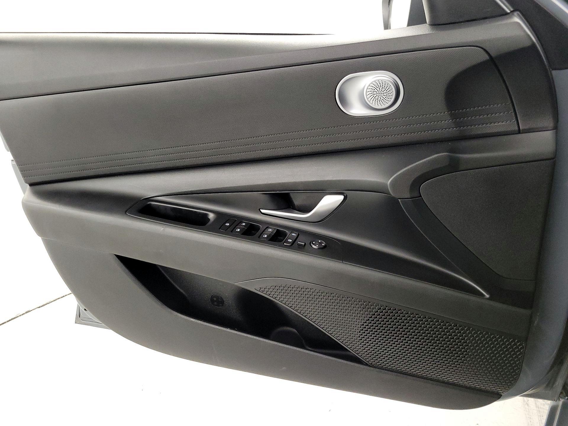 Thumbnail: 2023 Hyundai Elantra - 12