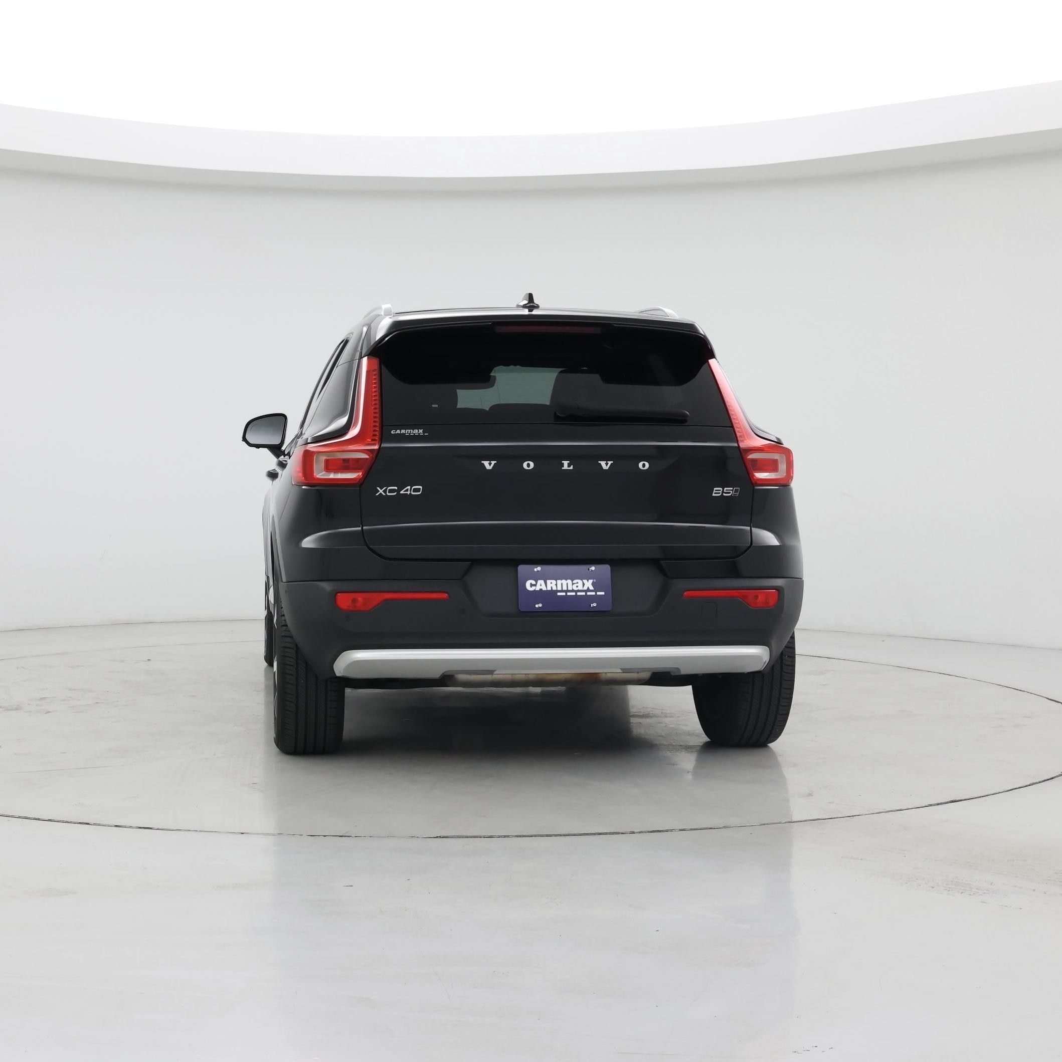 Thumbnail: 2023 Volvo XC40 - 6