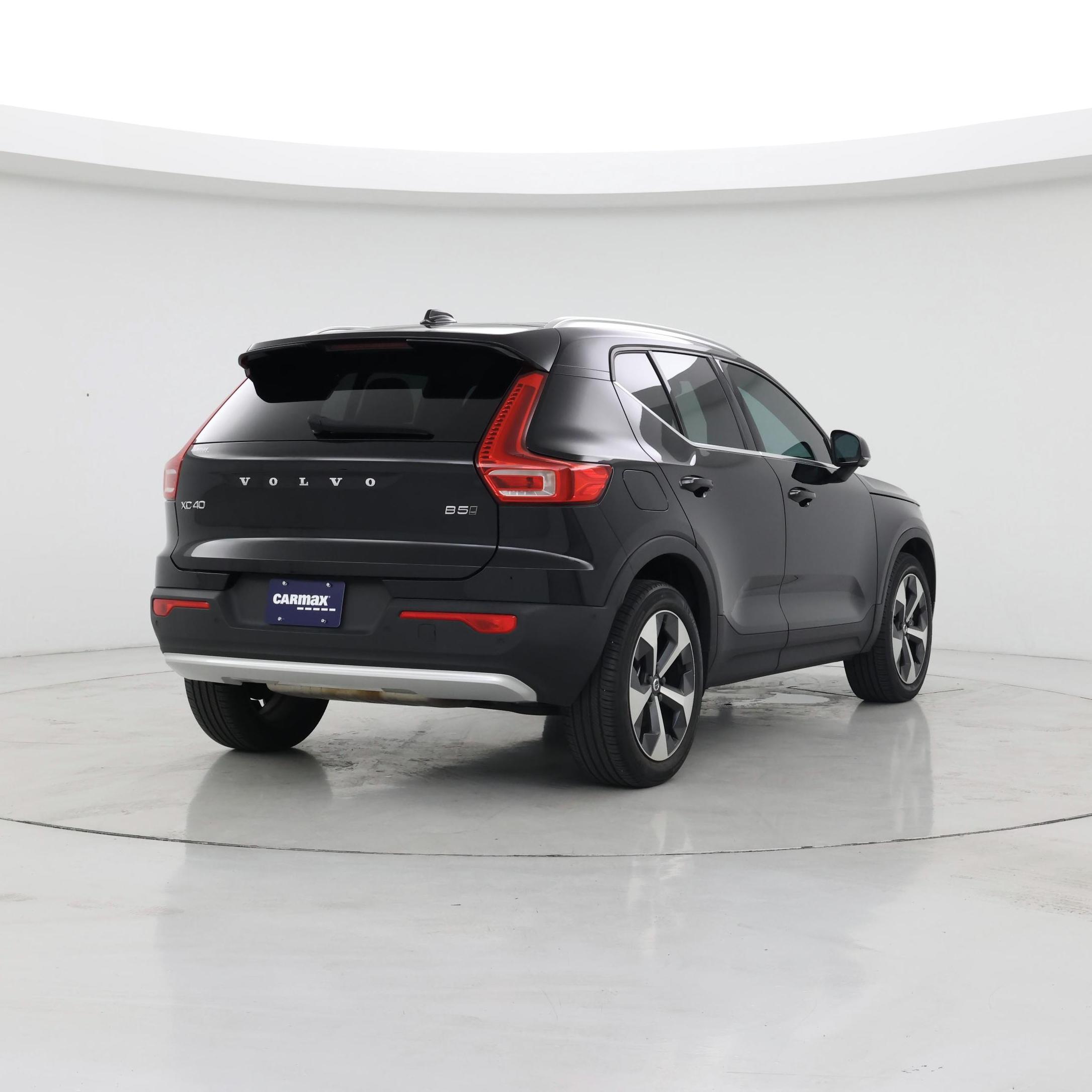 Thumbnail: 2023 Volvo XC40 - 8