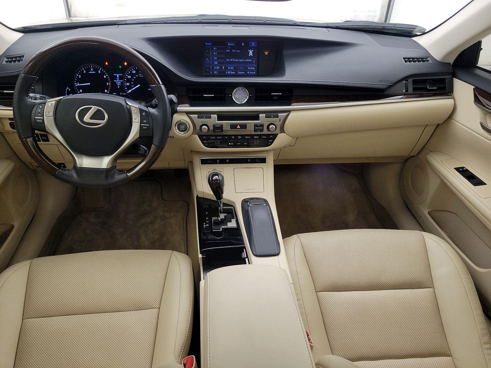 Thumbnail: 2015 Lexus ES - 9