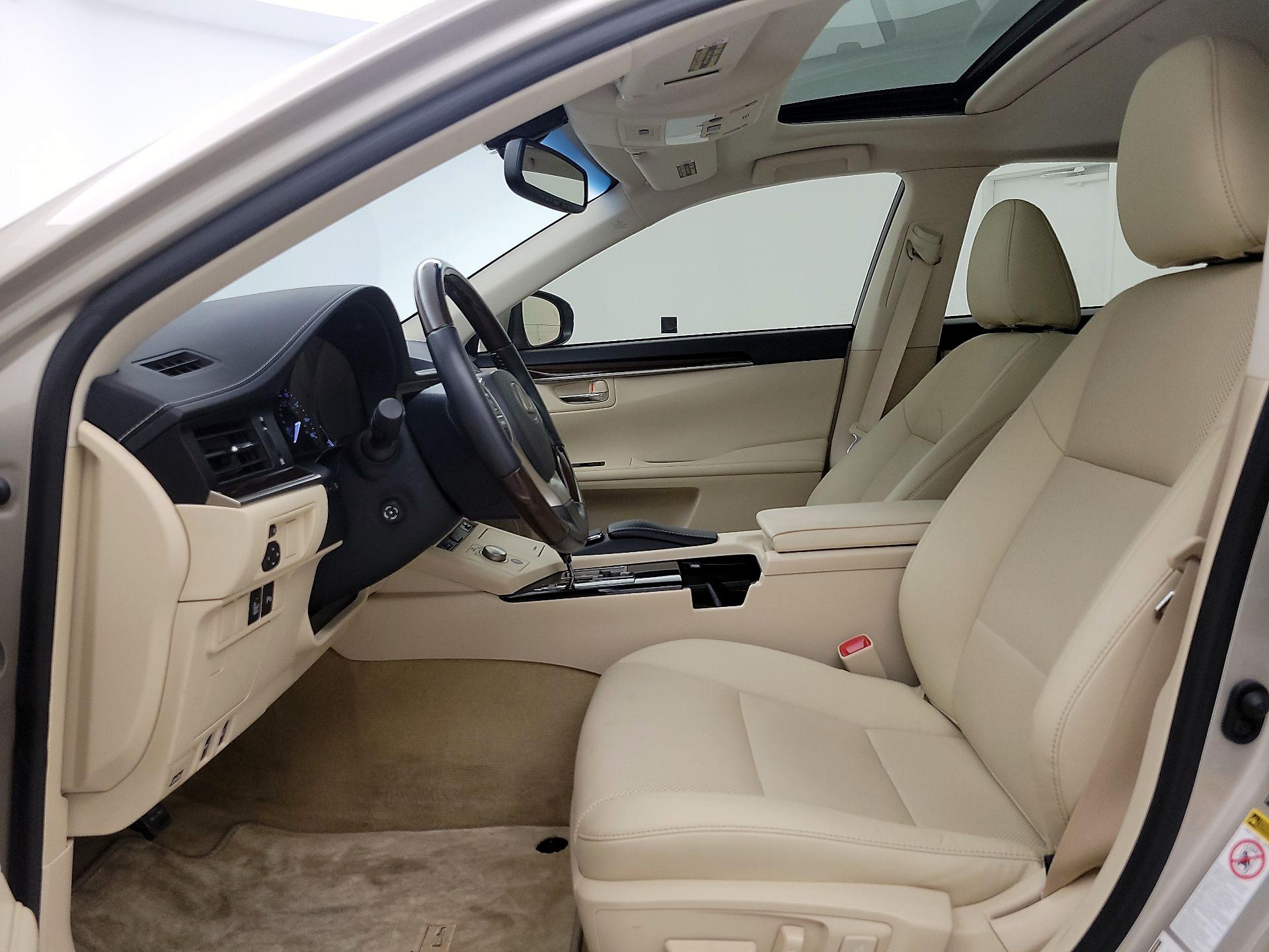 Thumbnail: 2015 Lexus ES - 11