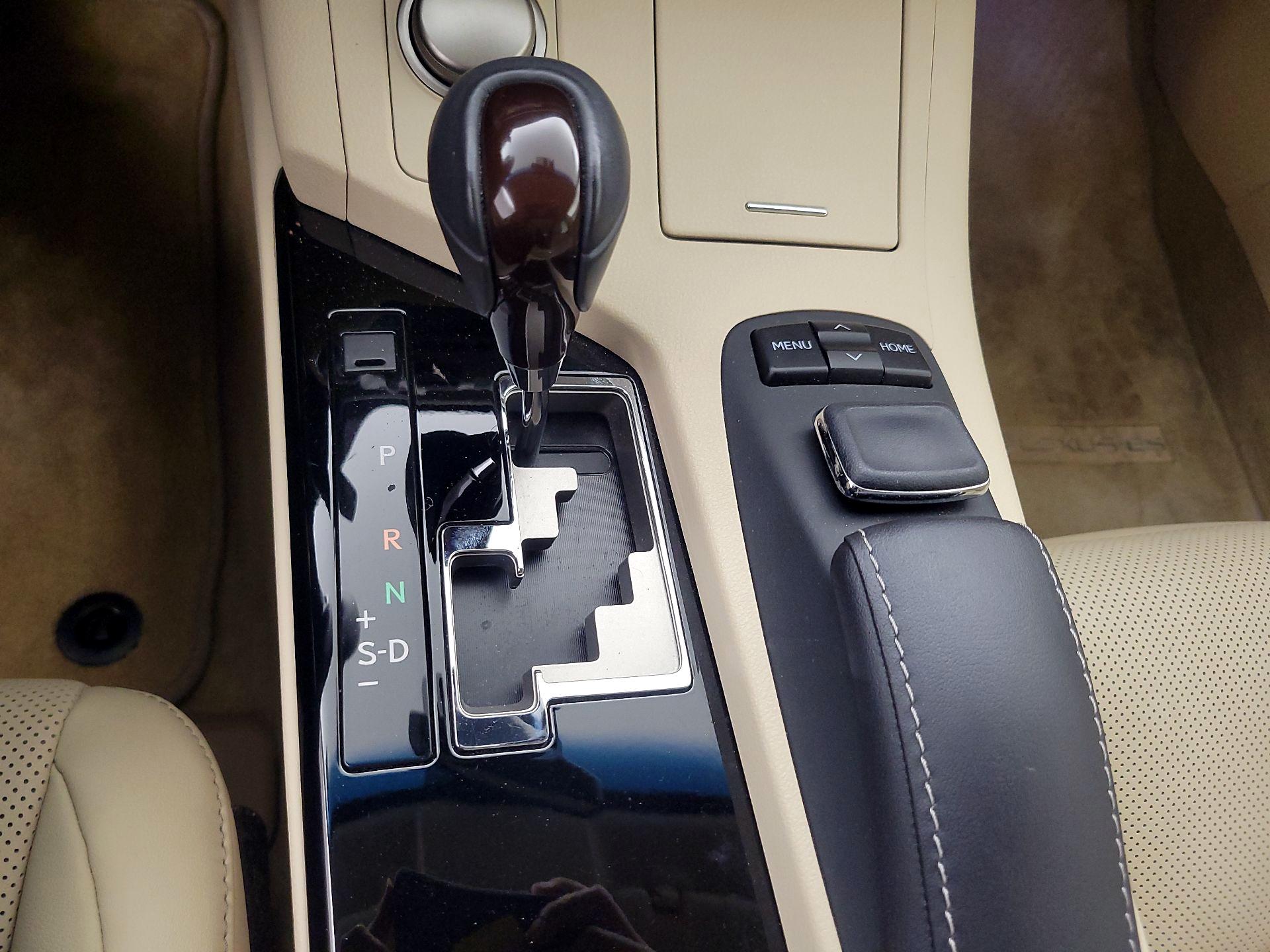 Thumbnail: 2015 Lexus ES - 17