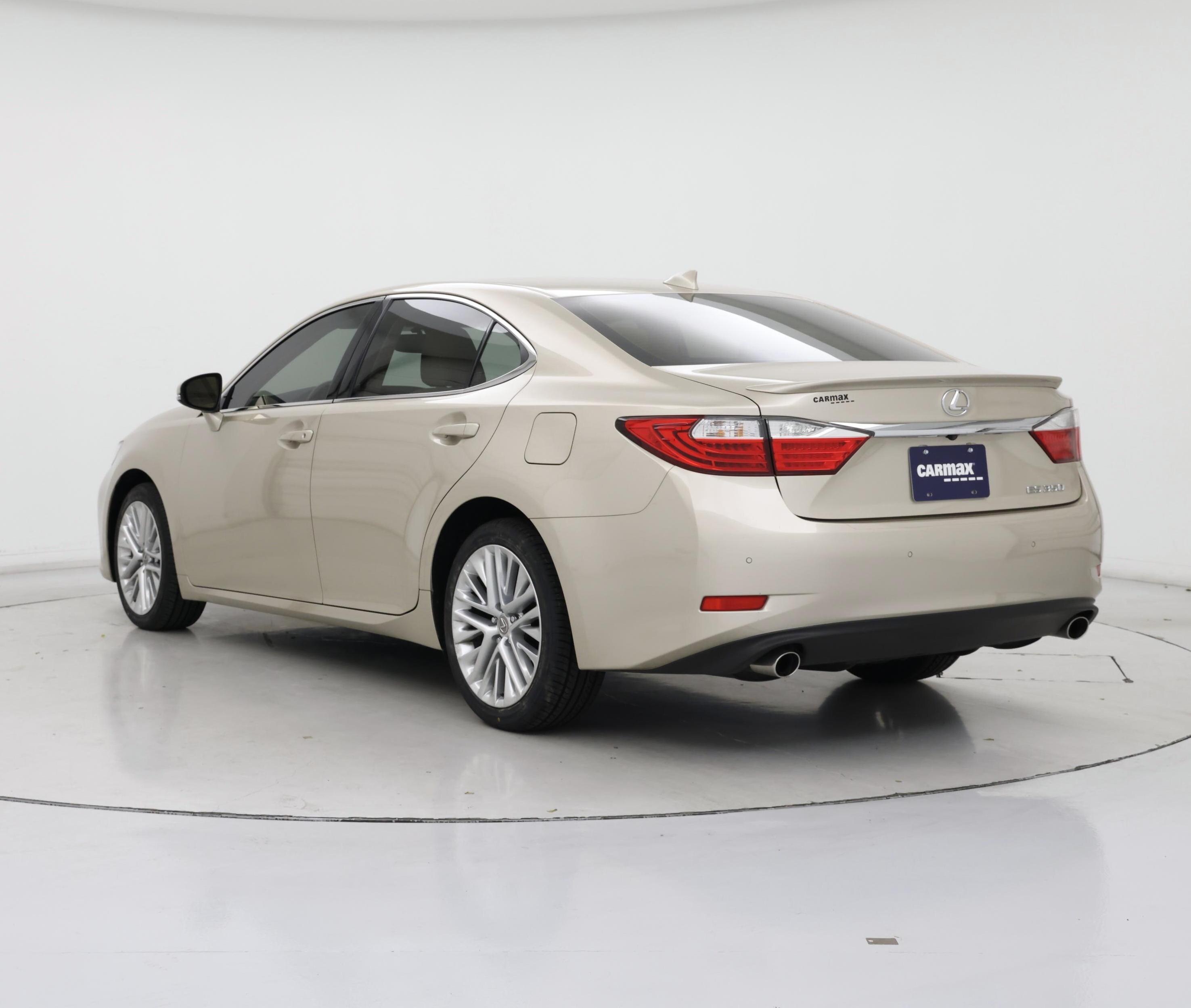 Thumbnail: 2015 Lexus ES - 2