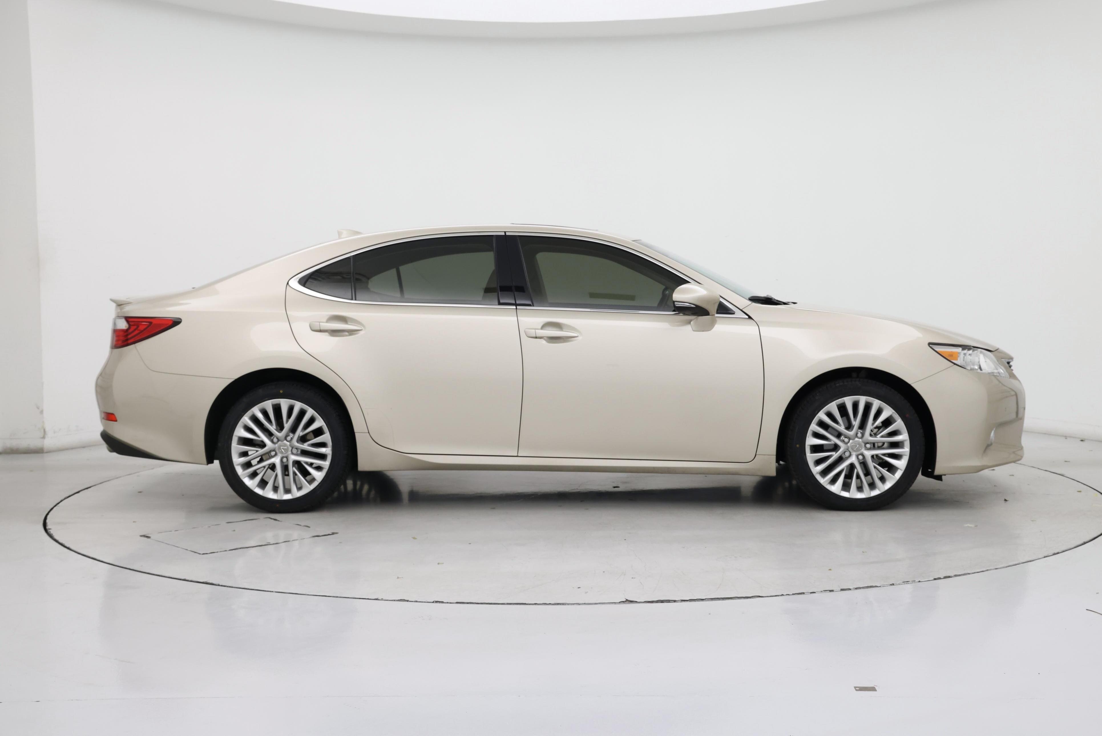 Thumbnail: 2015 Lexus ES - 7