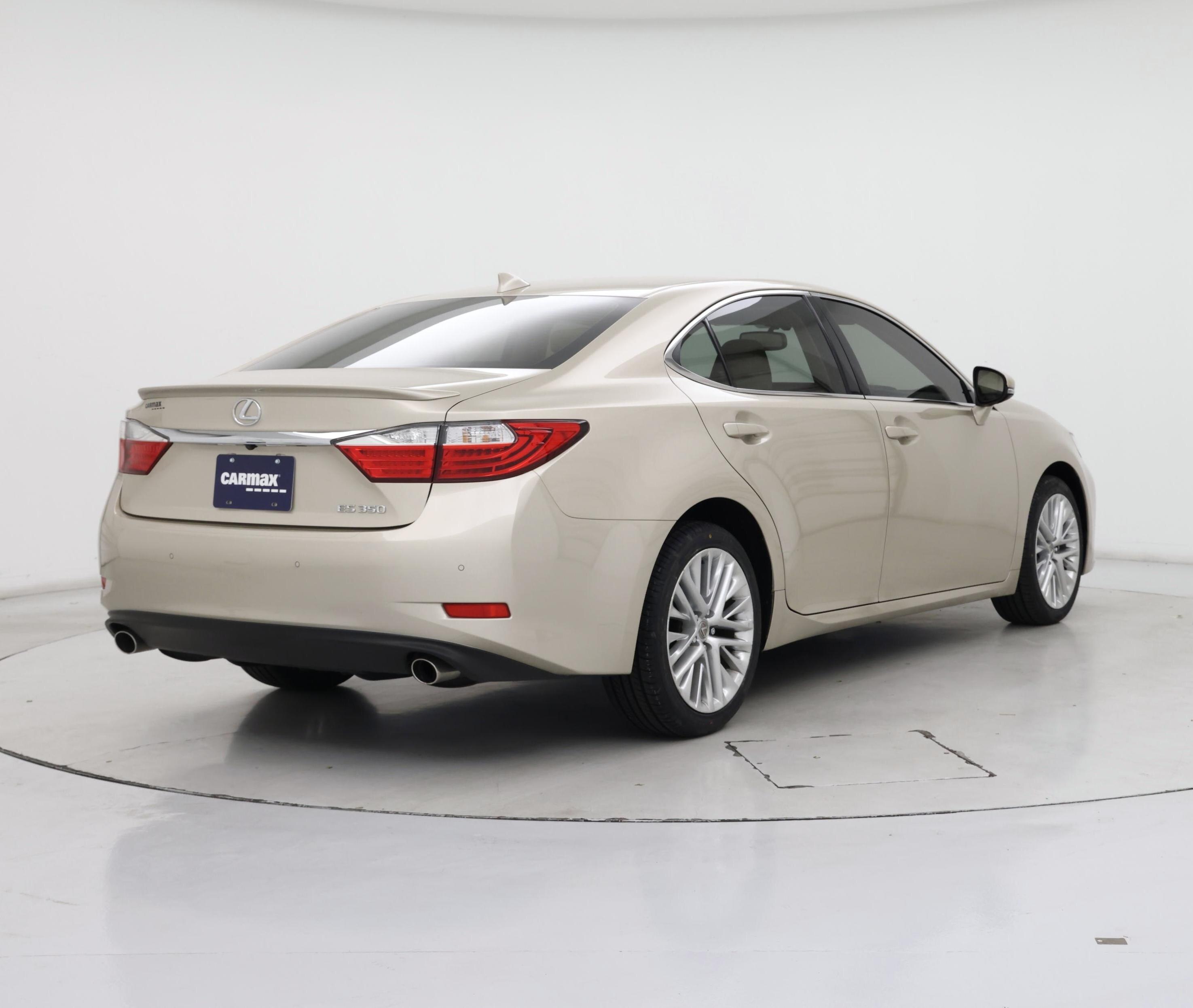 Thumbnail: 2015 Lexus ES - 8