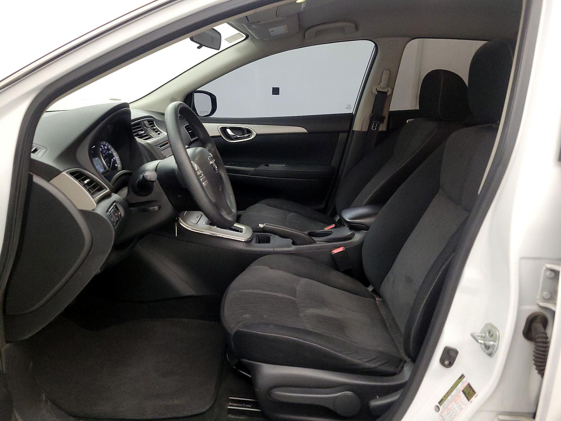 Thumbnail: 2014 Nissan Sentra - 11