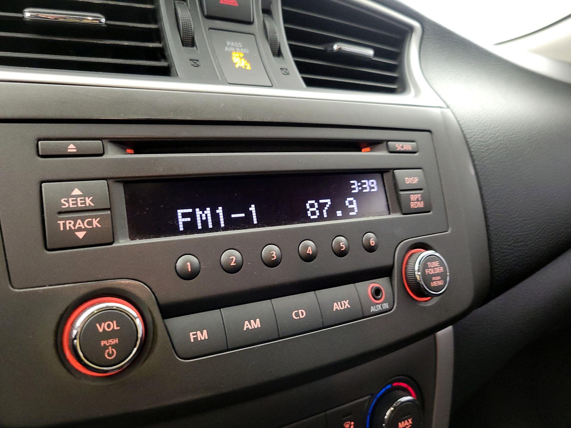 Thumbnail: 2014 Nissan Sentra - 14