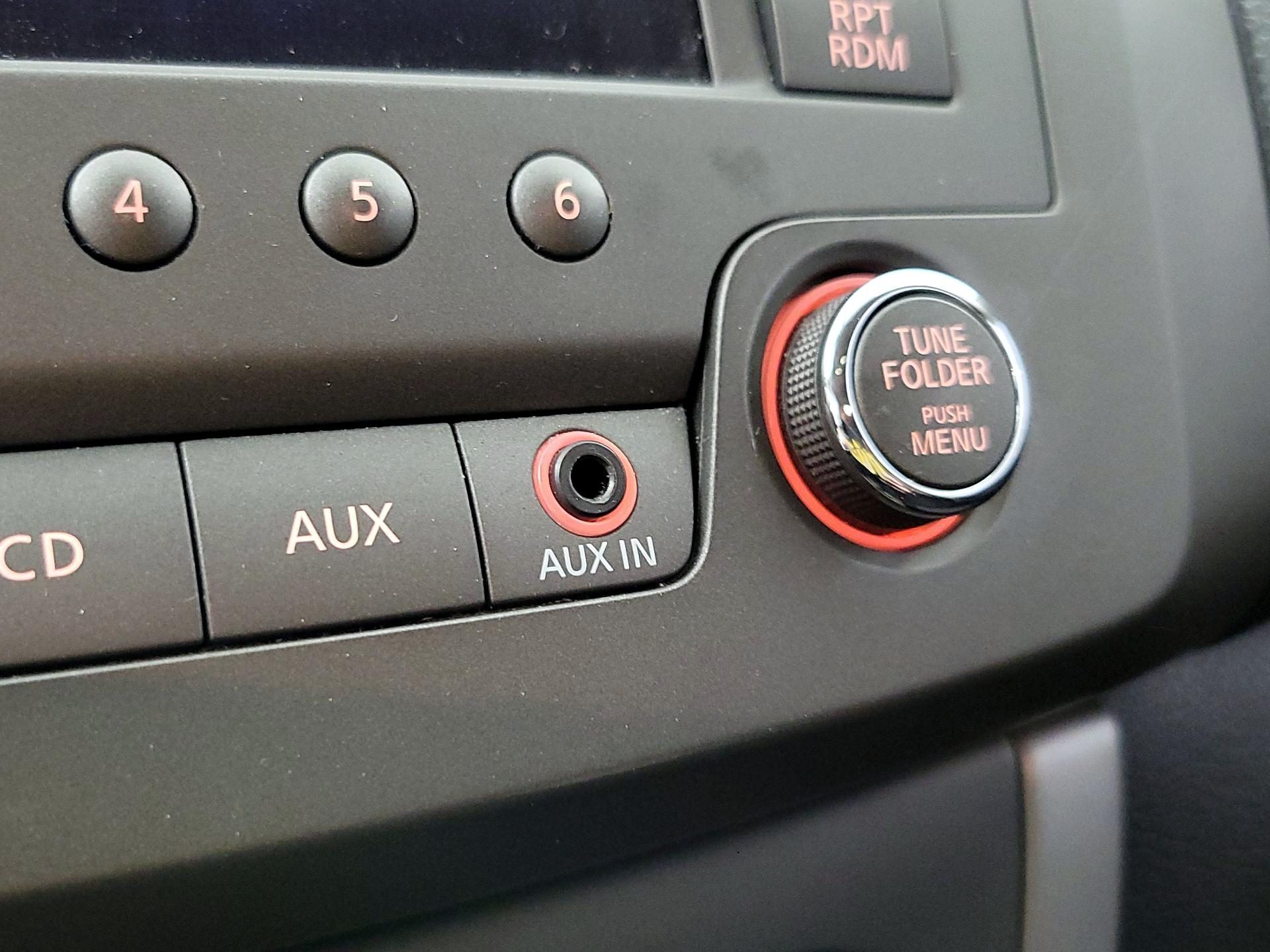 Thumbnail: 2014 Nissan Sentra - 17