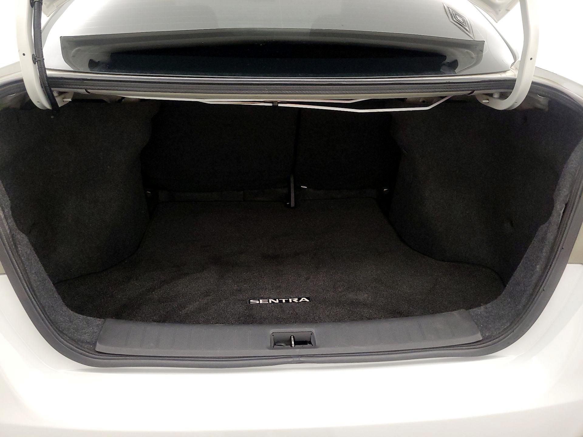 Thumbnail: 2014 Nissan Sentra - 19