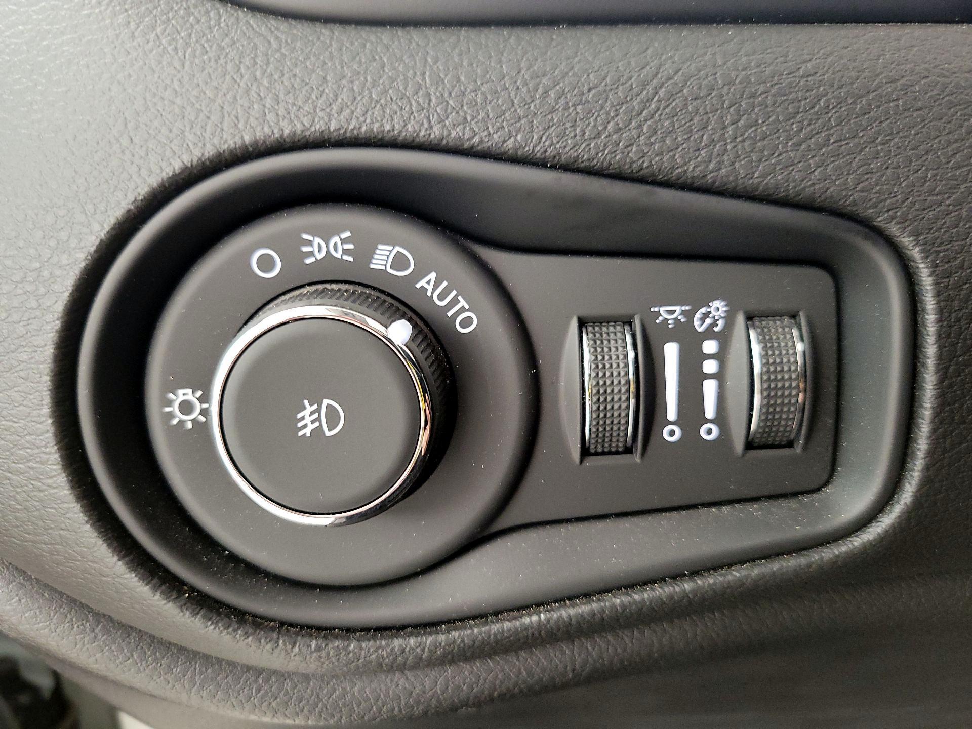 Thumbnail: 2023 Jeep Renegade - 13