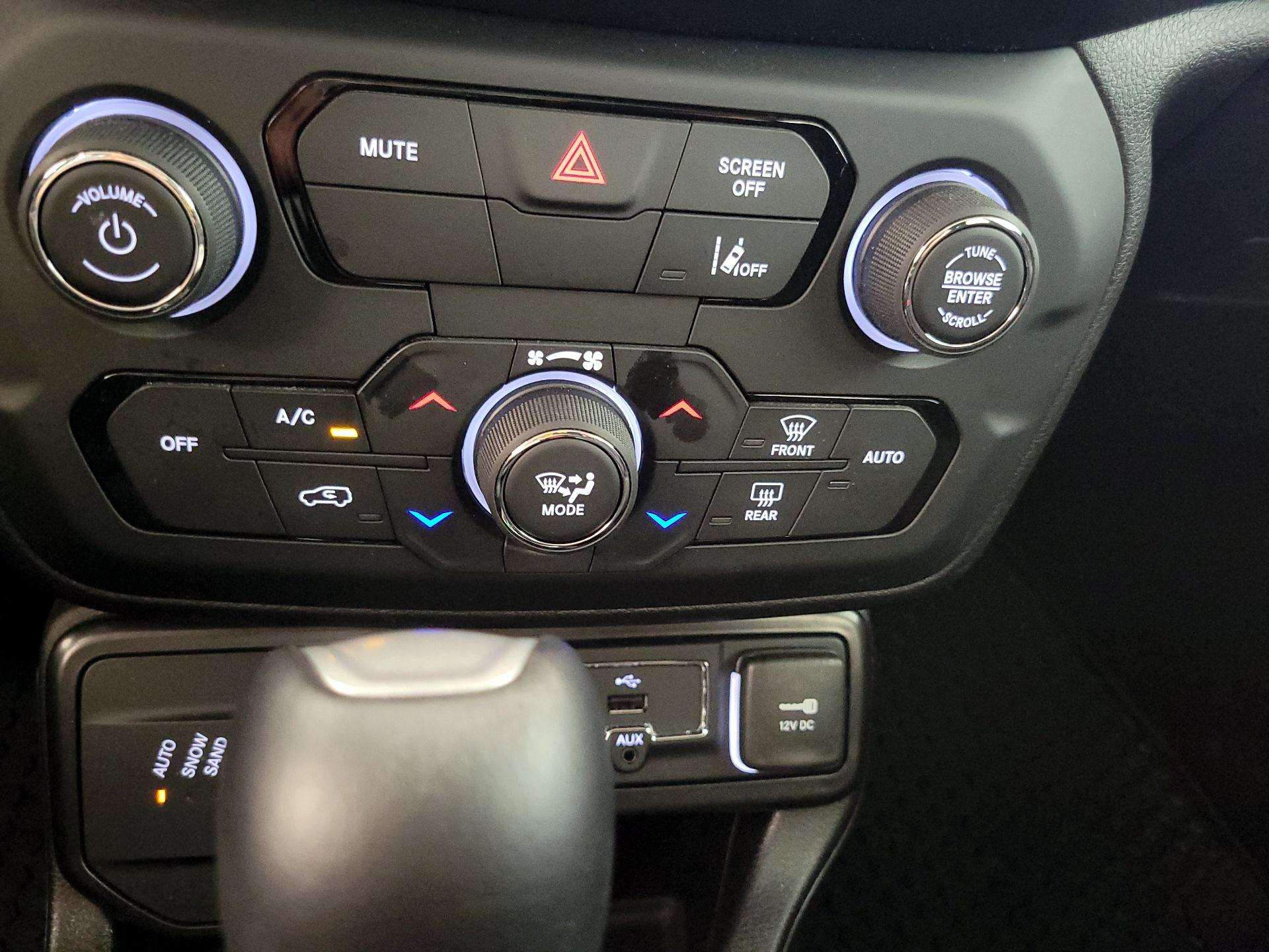 Thumbnail: 2023 Jeep Renegade - 17