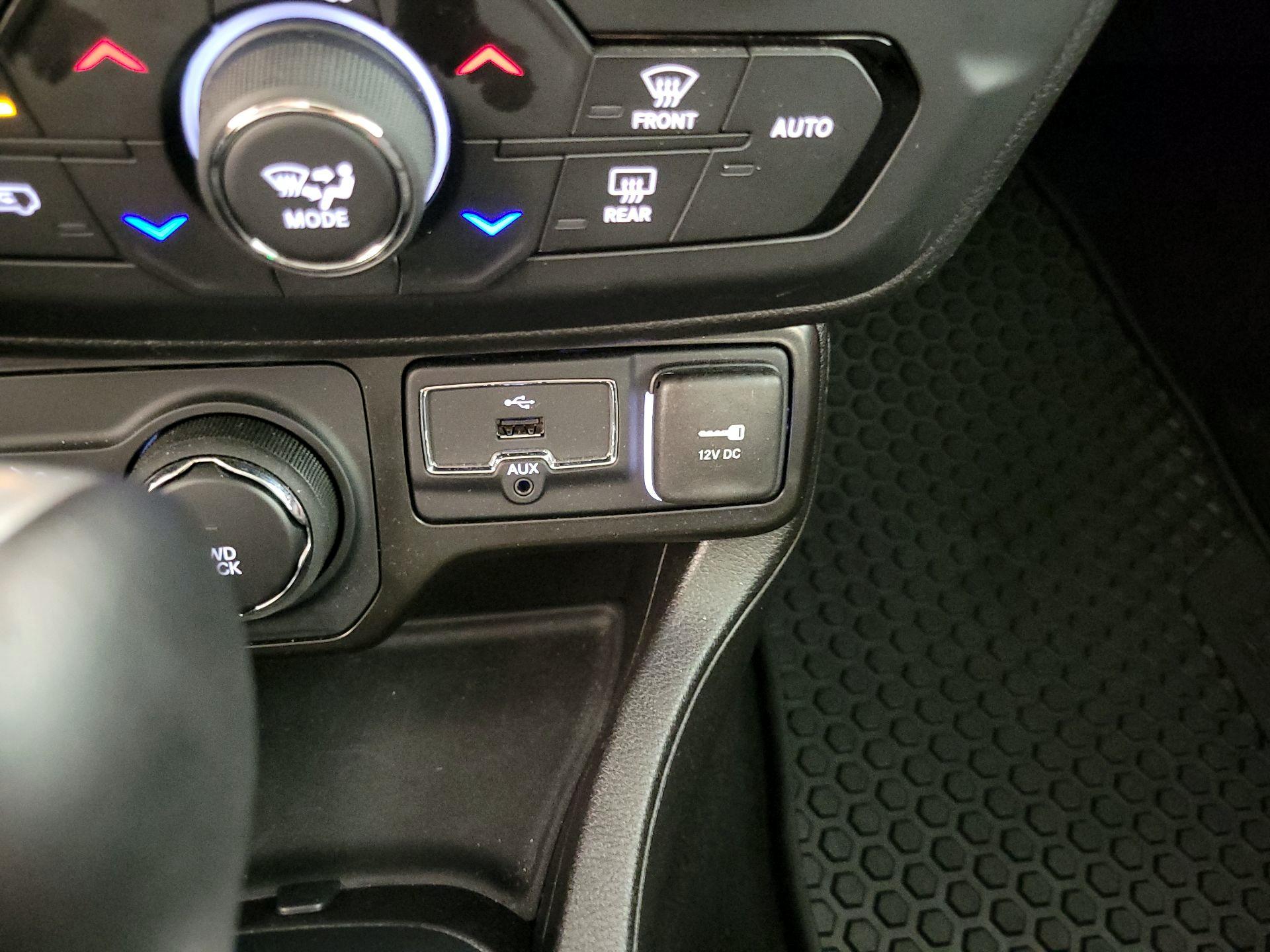 Thumbnail: 2023 Jeep Renegade - 19