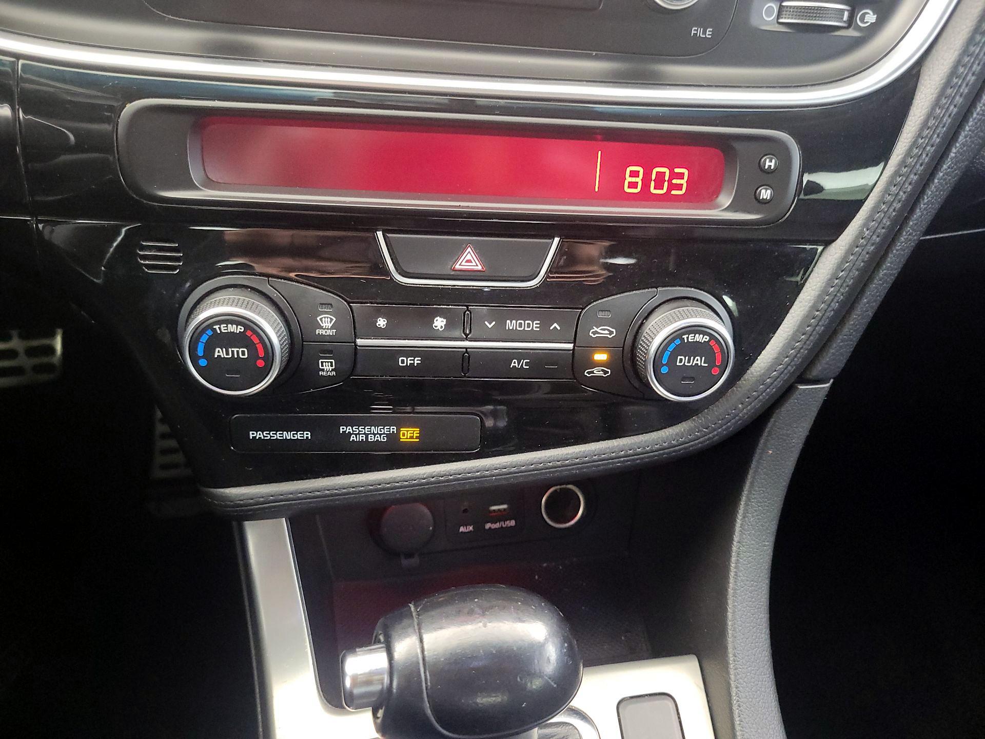 Thumbnail: 2015 Kia Optima - 15