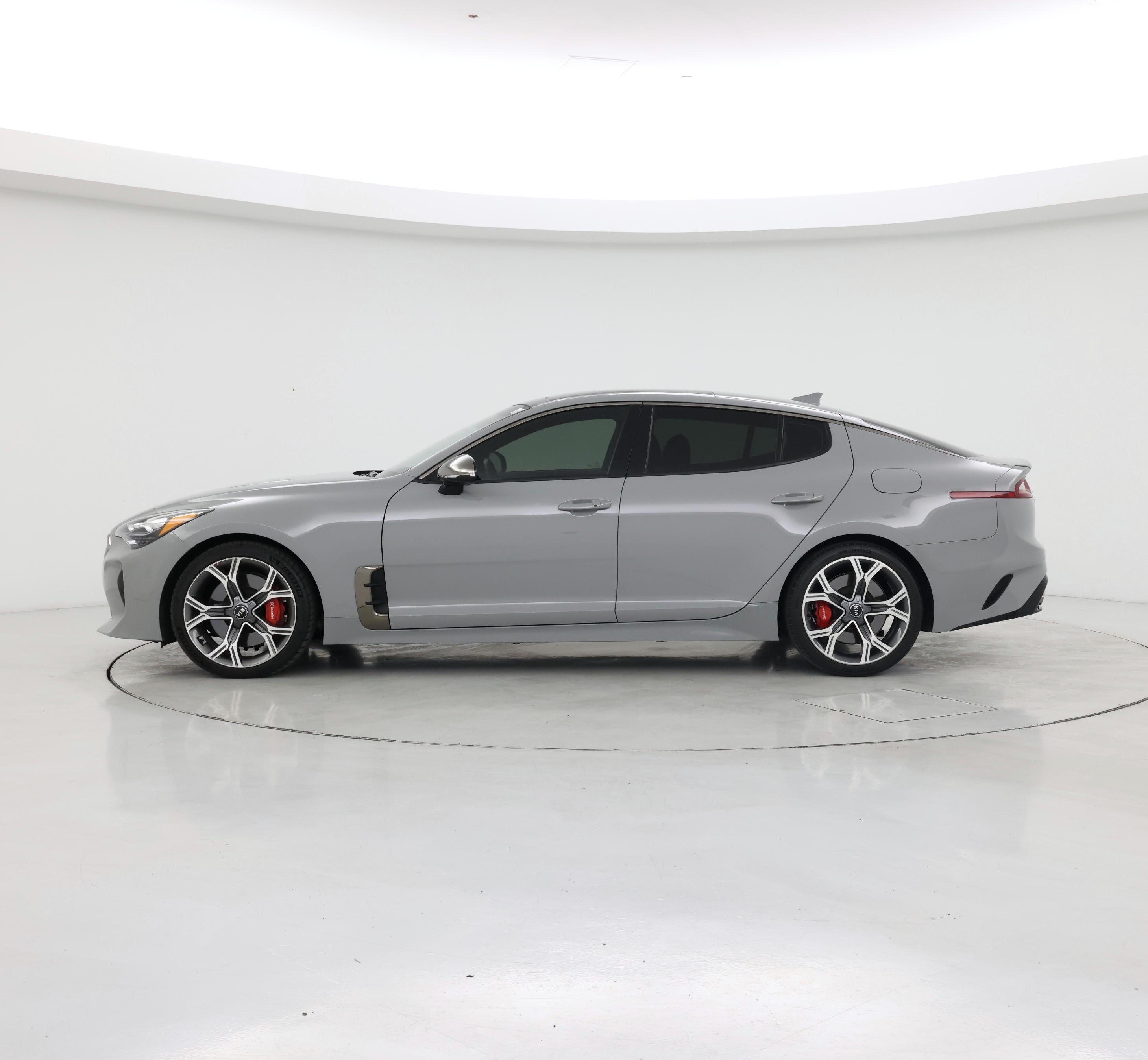 Thumbnail: 2020 Kia Stinger - 3